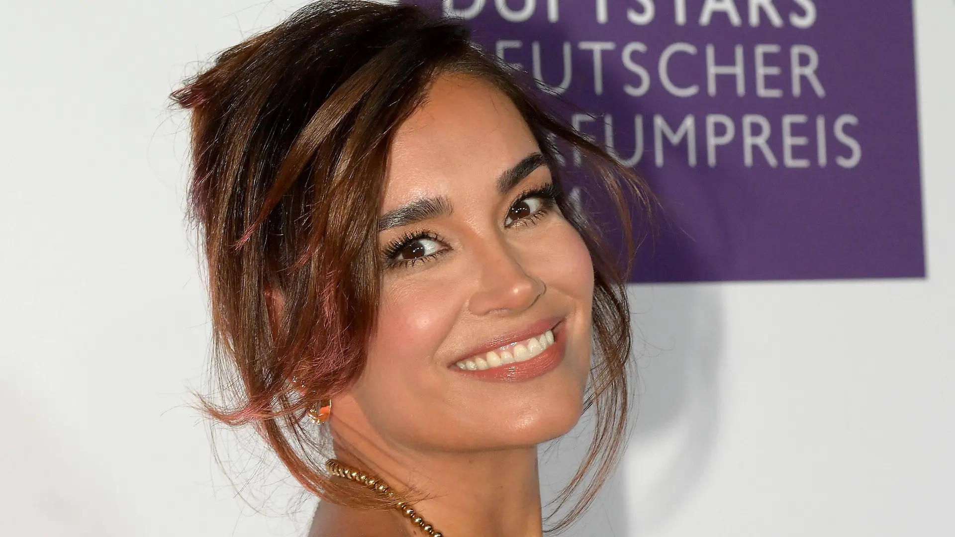 Jana Ina Zarrella zu Gast beim deutschen Parfumpreis Duftstars am 21.11.2024 in der Rheinterrasse in Düsseldorf 