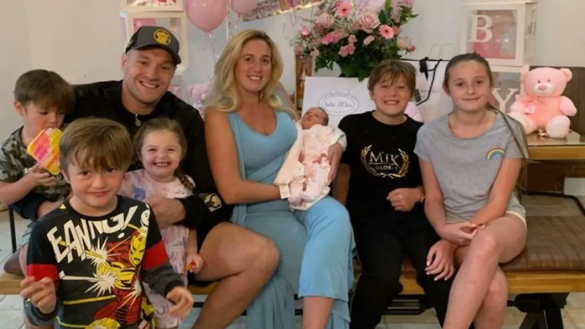 Tyson Fury und seine Frau Paris haben sechs Kinder - die kleine Athena kam am 8. August zur Welt