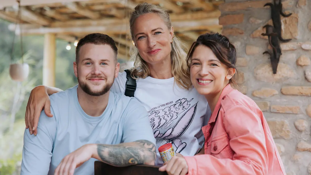Felix van Deventer (spielt „Jonas Seefeld”), Eva Mona Rodekirchen (M., spielt „Maren Seefeld”) und Iris Mareike Steen (spielt „Lilly Seefeld”)
