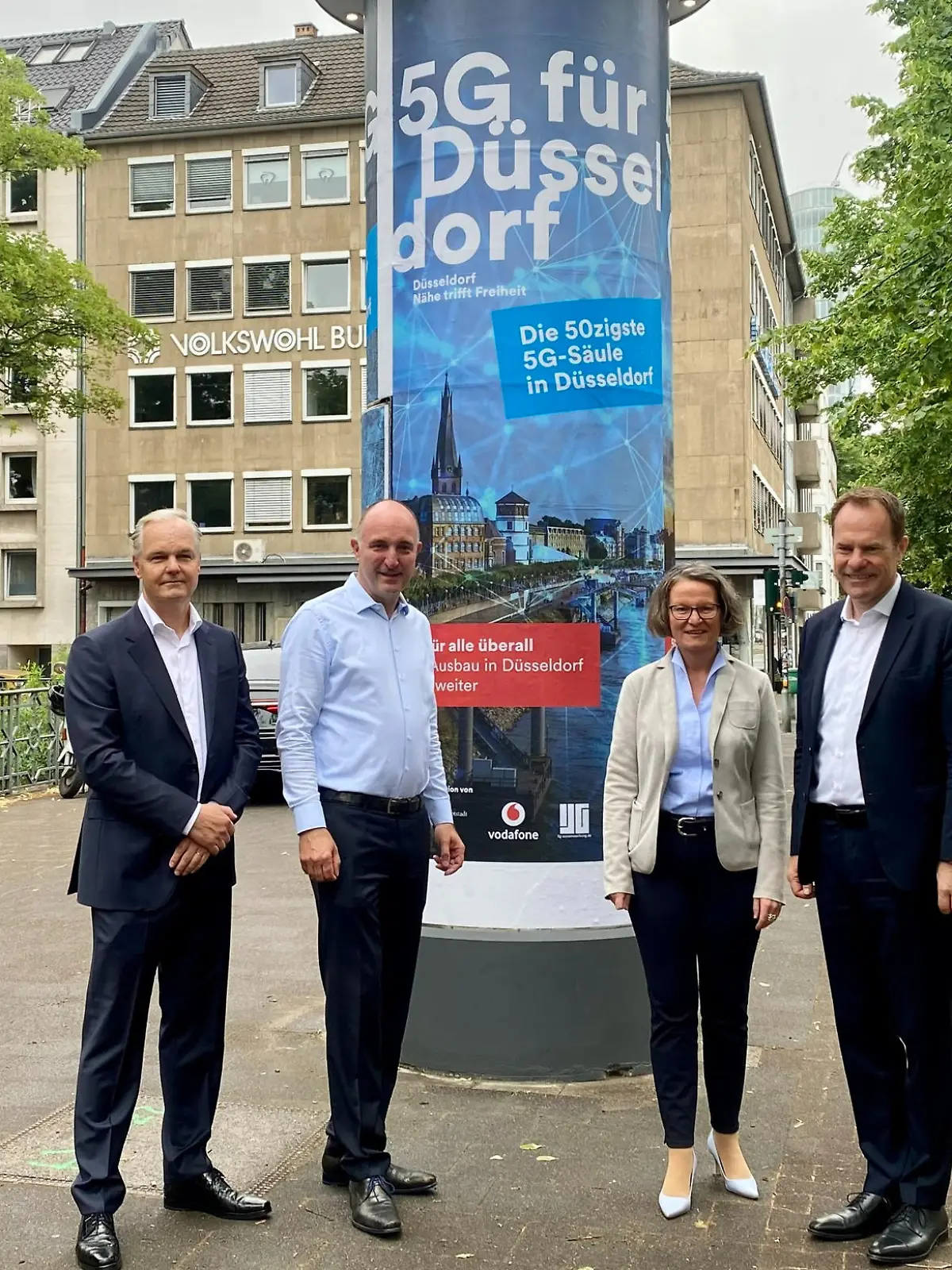 Bild zu: "Litfaßsäulen mit 5G"