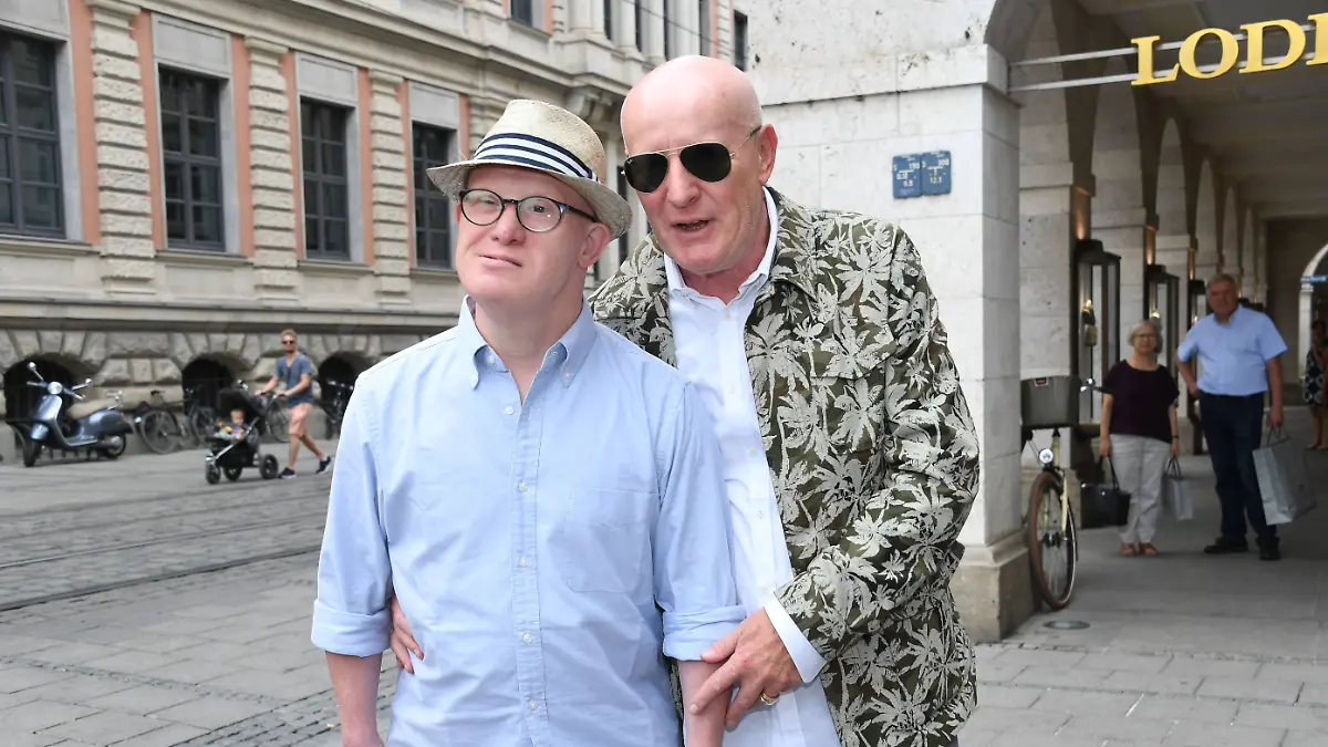Bobby Brederlow mit seinem Bruder Gerd