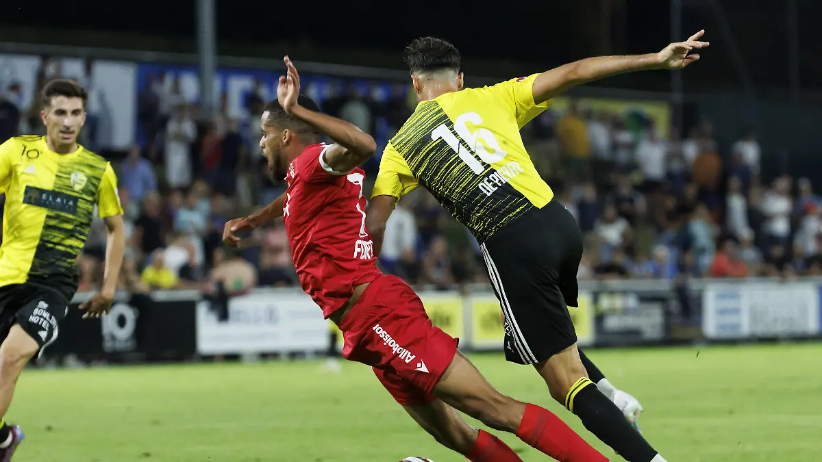 Spielabbruch! Fußballer nach Kopftritt bewusstlos