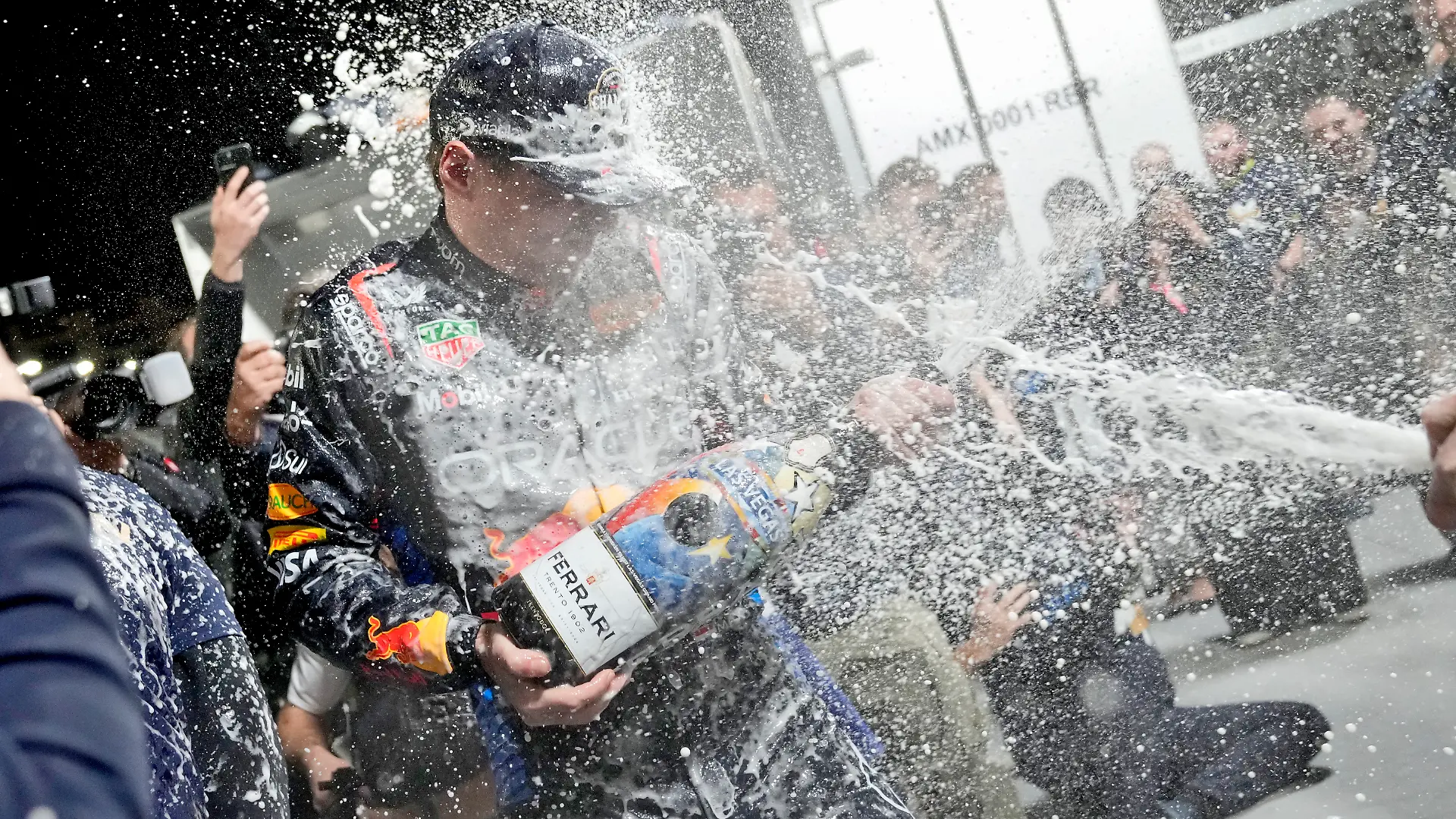 Max Verstappen in Feierlaune