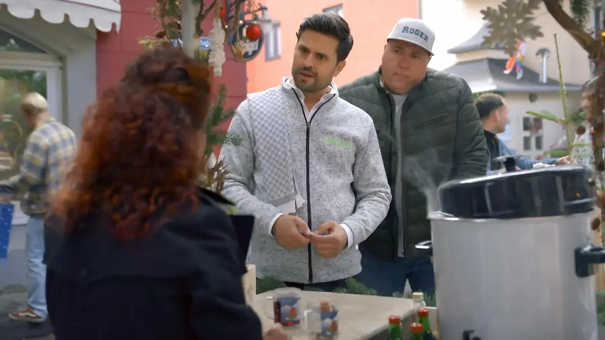 Bei „Unter uns” macht Nuray zuerst Bekanntschaft mit Paco und Roger.