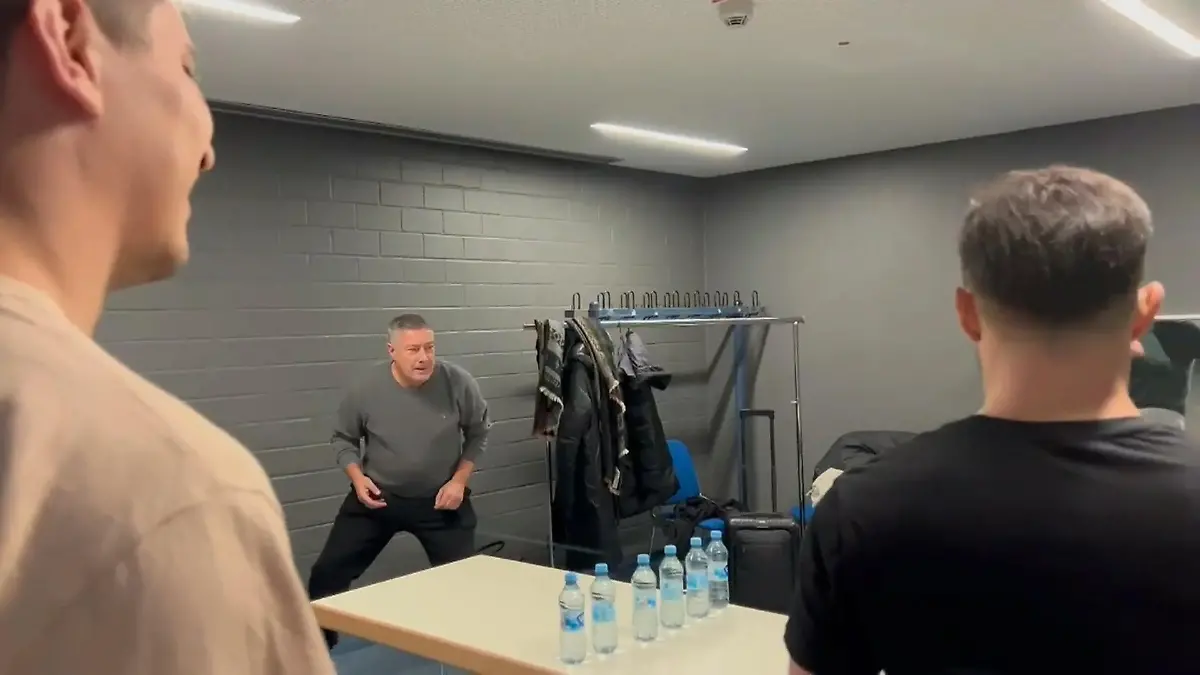 Selbst Joachim Llambi ist für jeden Spaß zu haben Backstage bei der „Let’s Dance“-Tour dabei