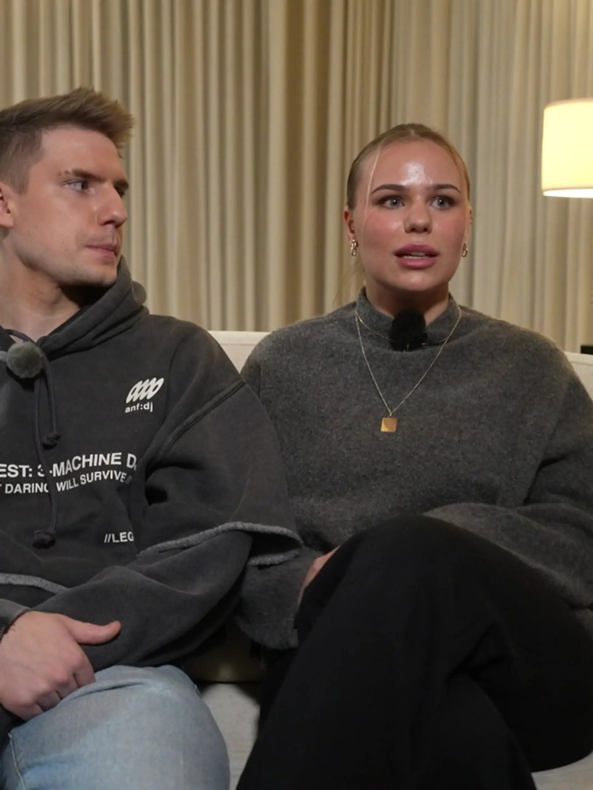 Ganz offen sprechen Lennart Borchert und seine Freundin Louisa darüber, welchen Platz der Krebs in ihrem Alltag eingenommen hat. 