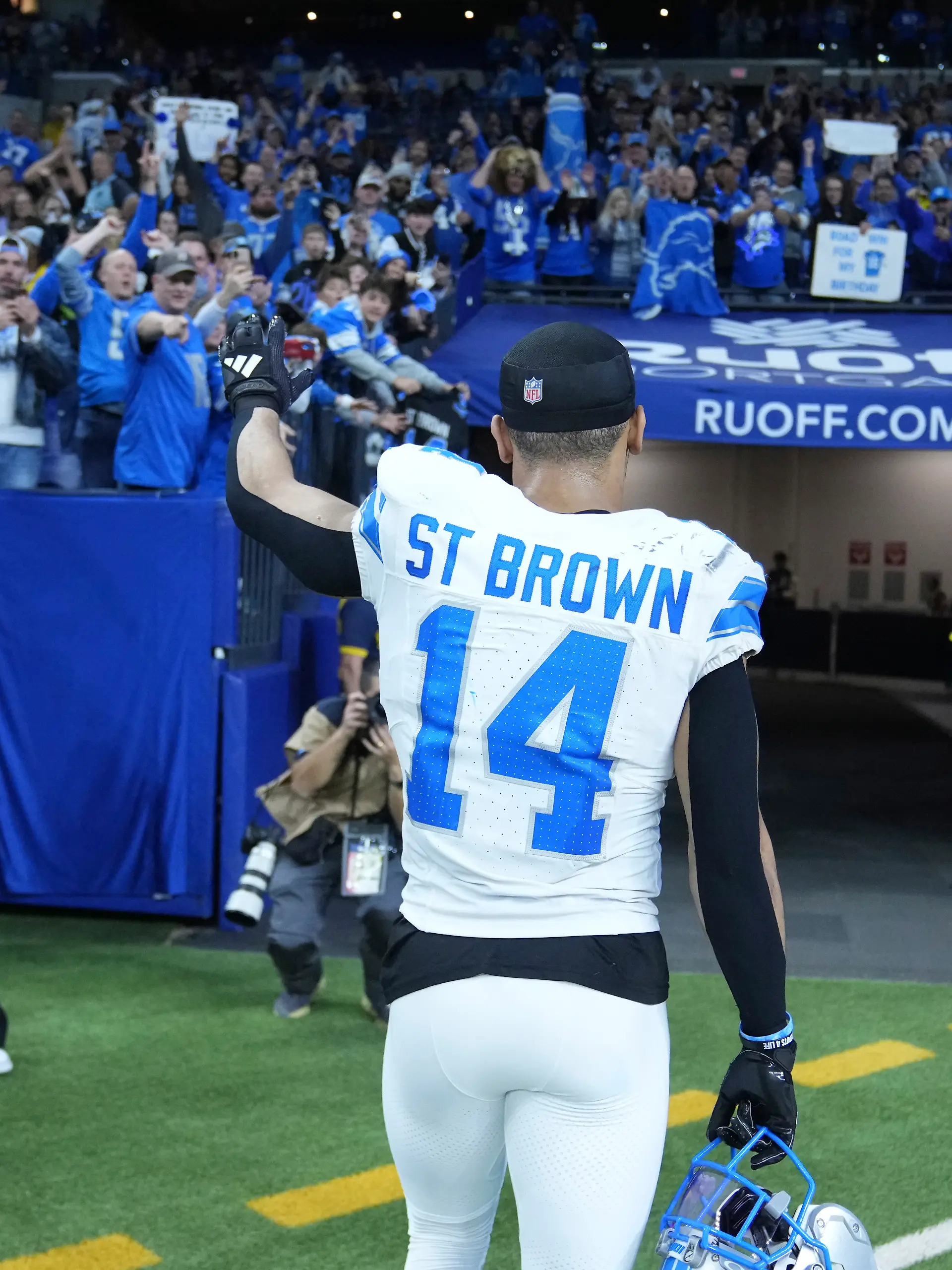 Amon-Ra St. Brown und die Detroit Lions gewinnen bei den Indianapolis Colts souverän mit 24:6.