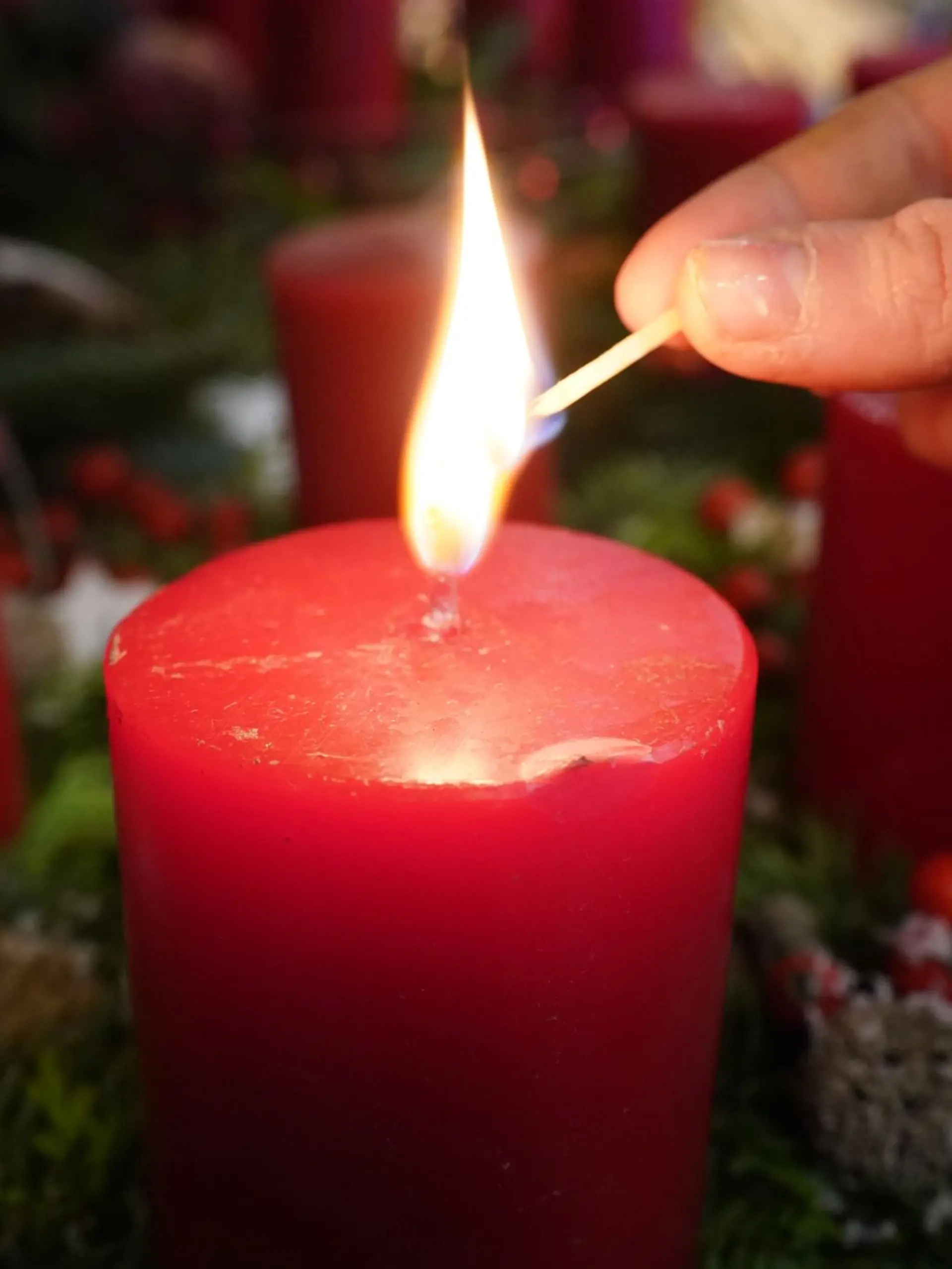 Bild zu: "Das erste Lichtlein brennt! 17 süße WhatsApp-Grüße zum Verschicken am ersten Advent"