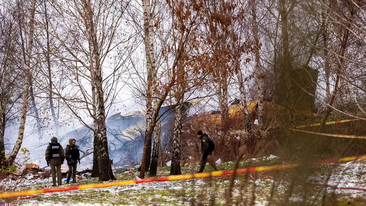 epi_223848757_REUTERSFOTO_2024-11-25T113111Z 2044088033 RC27CBAJ1TIN RTRMADP 3 LITHUANIA-CRASH.JPG_DHL cargo plane cras.jpg
