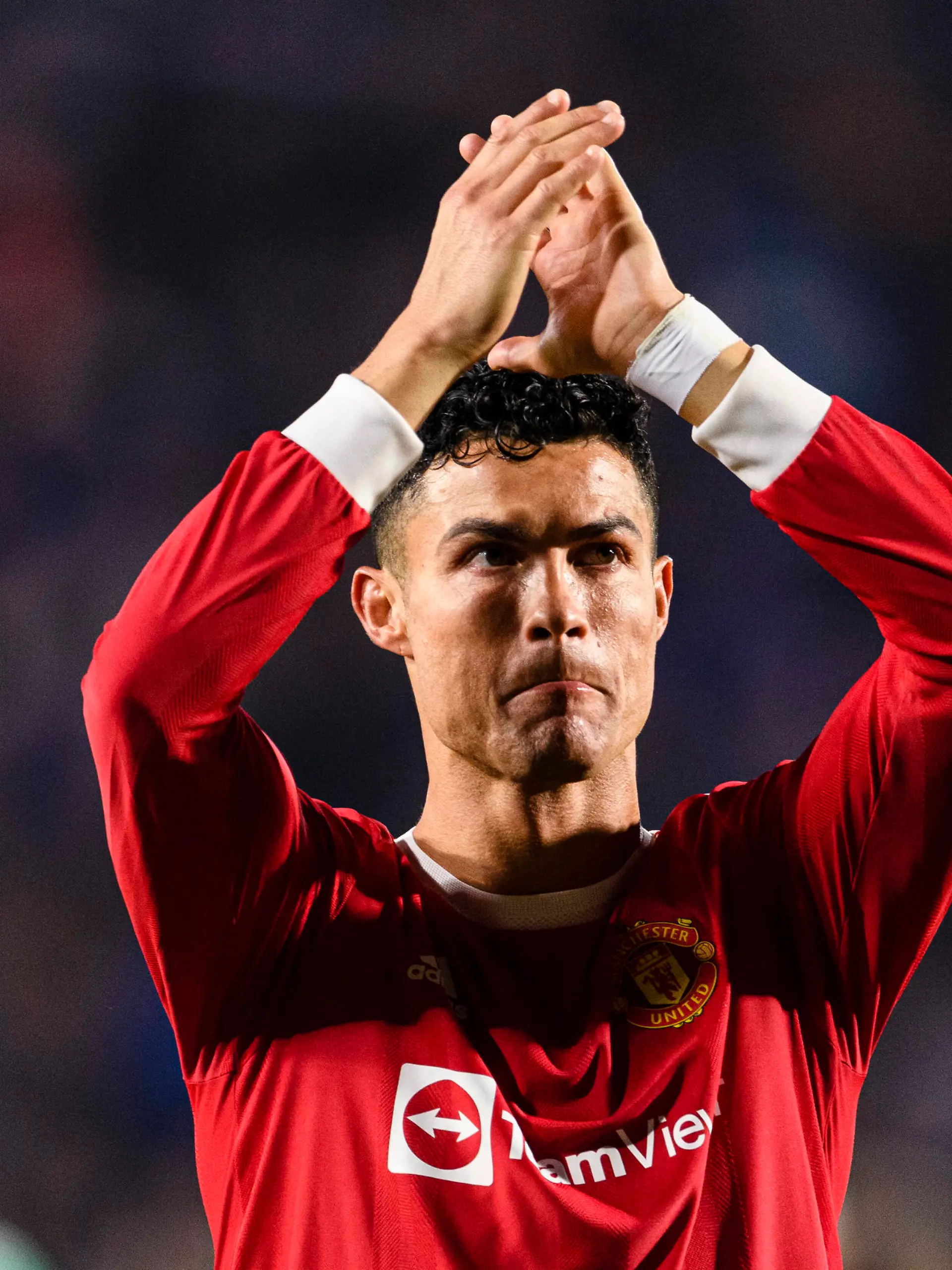  BERGAMO, ITALY - NOVEMBER 02: Cristiano Ronaldo of Manchester United, ManU thank fans for their support during the UEFA Champions League group F match between Atalanta and Manchester United at Stadio di Bergamo on November 2, 2021 in Bergamo, Italy. Bergamo Stadio di Bergamo Italy *** BERGAMO, ITALY NOVEMBER 02 Cristiano Ronaldo of Manchester United thanks fans for their support during the UEFA Champions League group F match between Atalanta and Manchester United at Stadio di Bergamo on November 2, 2021 in Bergamo, Italy Bergamo Stadio di Bergamo Italy PUBLICATIONxNOTxINxSUI Copyright: xJustPictures.ch/JustPicturesPlusx