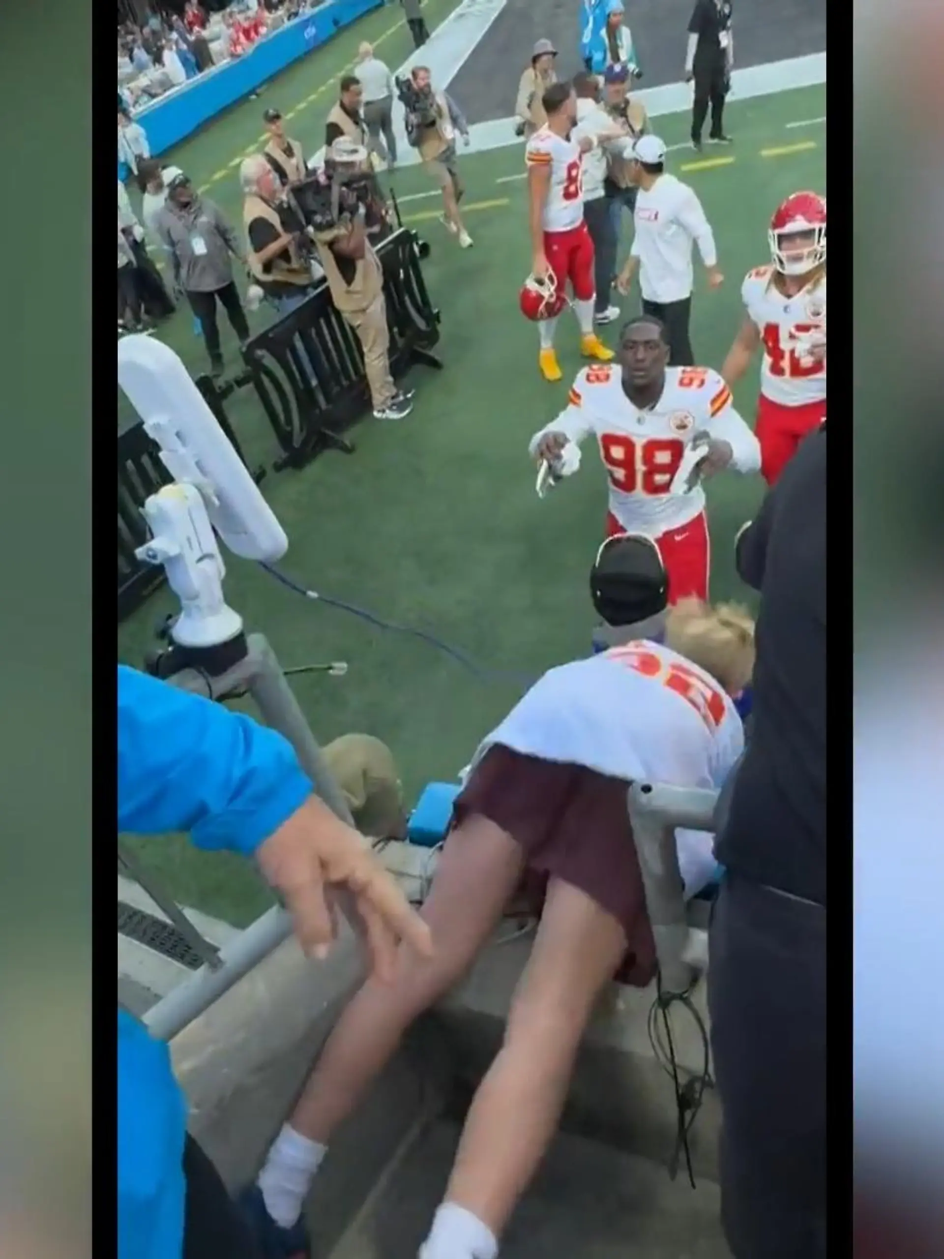 Bild zu: "Chiefs-Star rettet Jungen bei Tribünensturz "