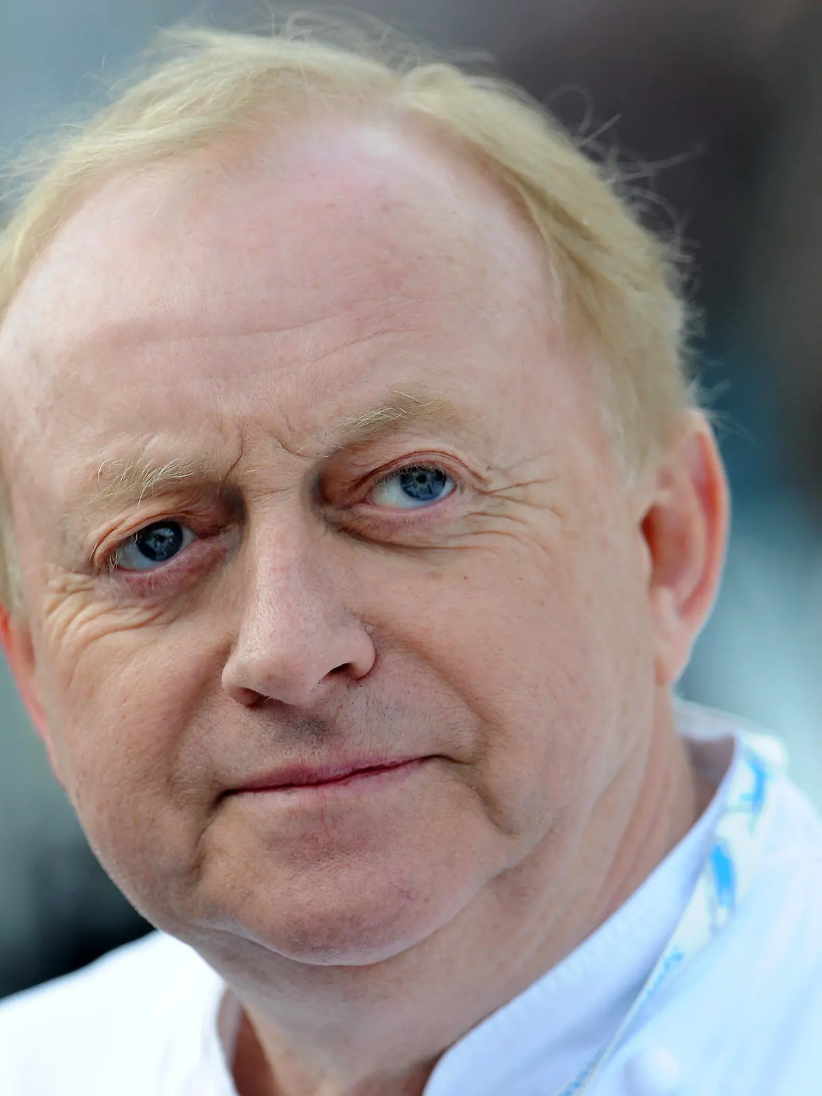 ARCHIV - 12.01.2013, Bayern, Ruhpolding: Koch Alfons Schuhbeck ist zu Gast beim 12,5 km Massenstart der Damen beim Biathlon-Weltcup in der Chiemgau Arena. (zu dpa «Ungenannte Investoren retten Schuhbeck») Foto: Andreas Gebert/dpa +++ dpa-Bildfunk +++