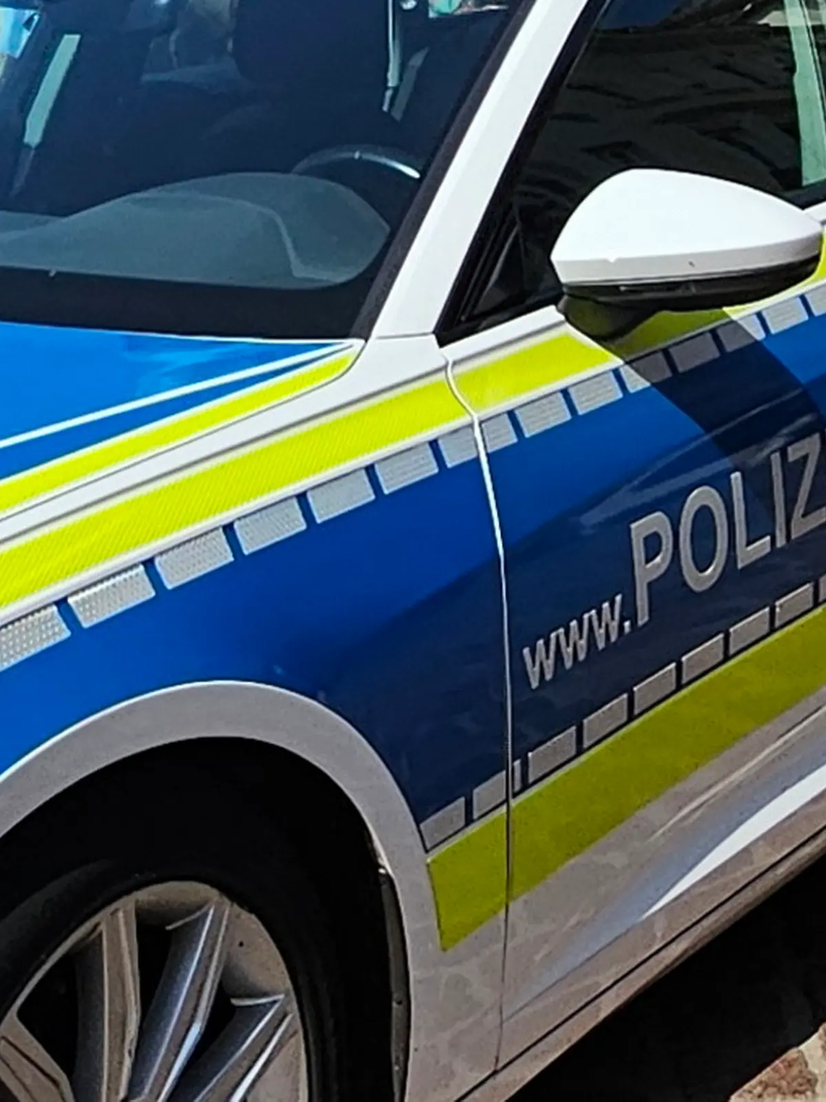 Bild zu: "Polizei: Toter auf Bank identifiziert - Ermittlungen laufen"