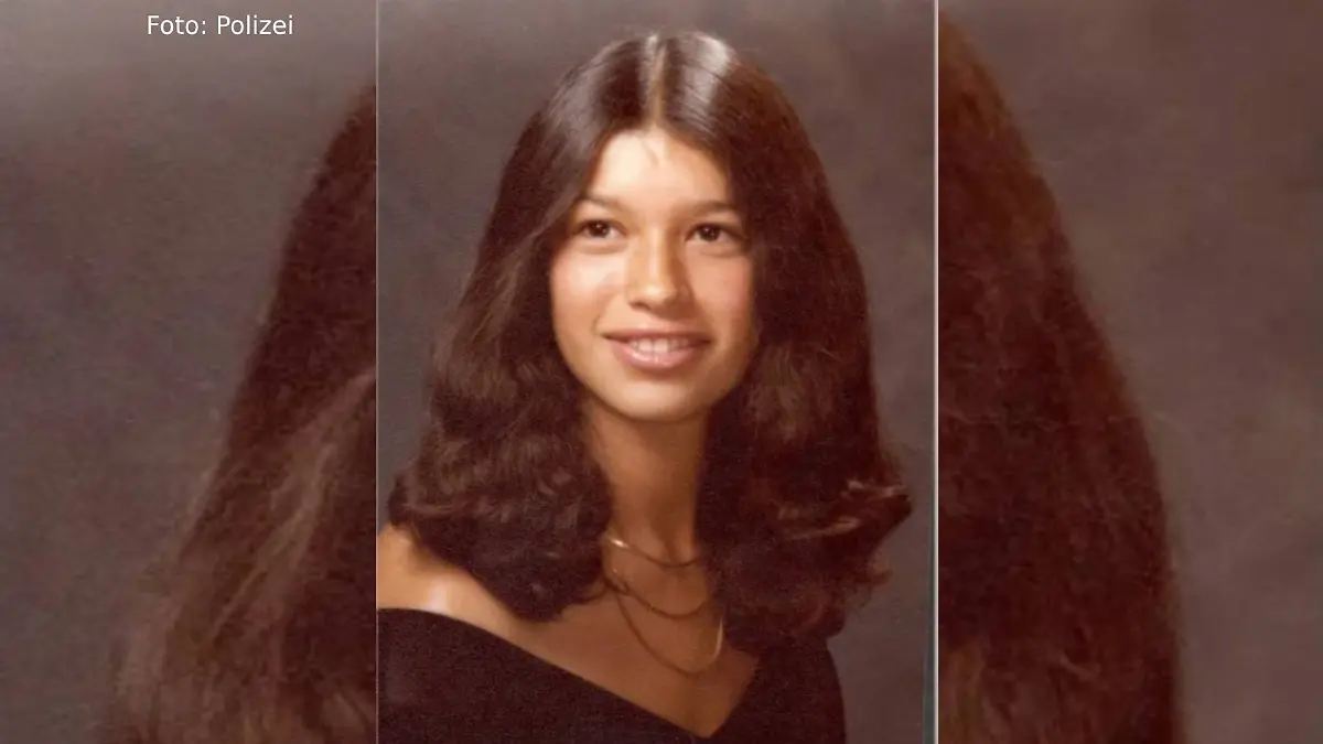 Esther Gonzales.jpg