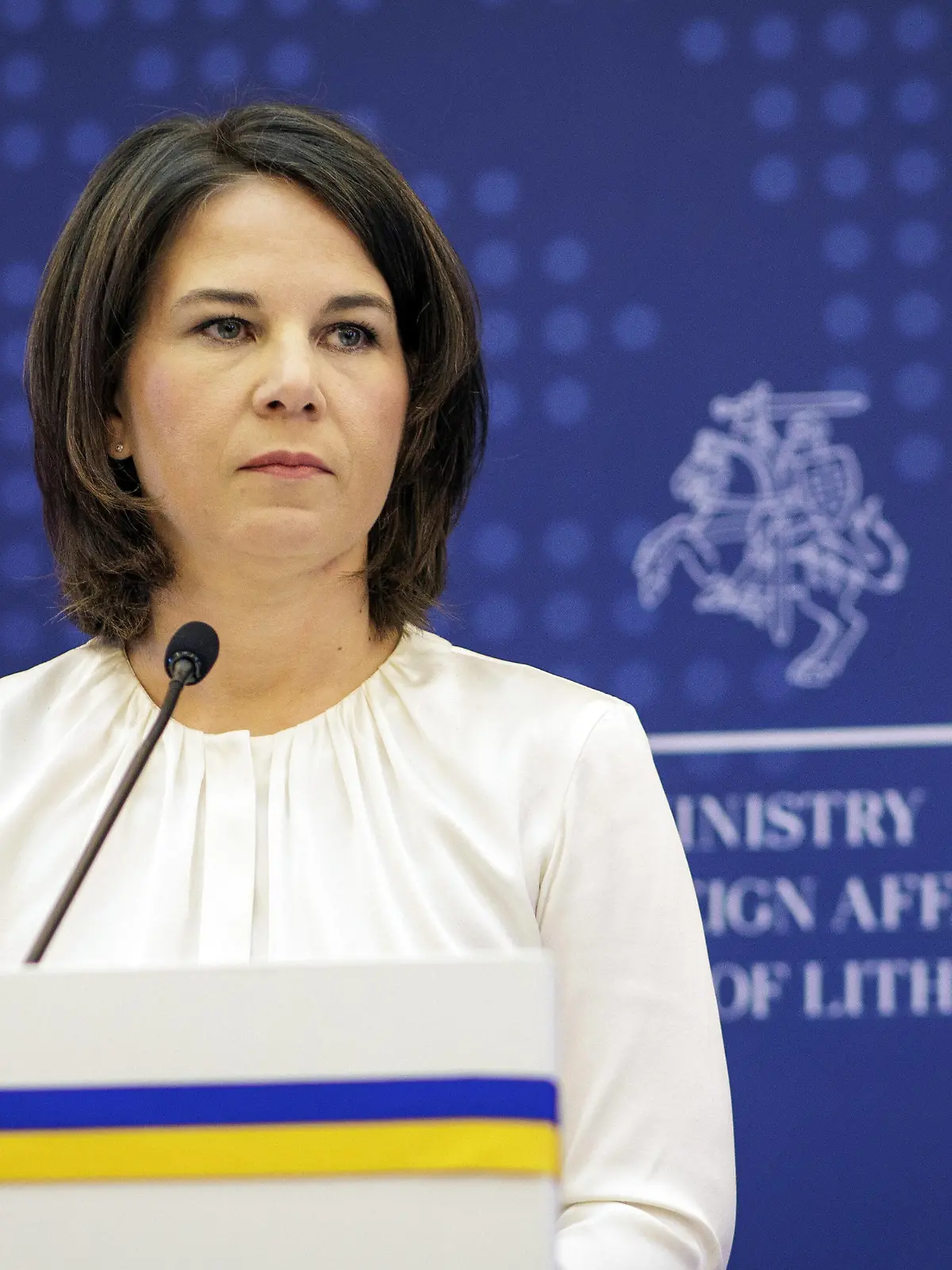  Annalena Baerbock Buendnis 90/Die Gruenen, Bundesaussenministerin, und Gabrielius Landsbergis, Aussenminister der Republik Litauen, hier nicht im Bild geben eine gemeinsame Pressekonferenz nach dem Gespraech. Vilnius, 22.04.2022. Vilnius Lithuania *** Annalena Baerbock Buendnis 90 Die Gruenen , Federal Minister of Foreign Affairs, and Gabrielius Landsbergis, Minister of Foreign Affairs of the Republic of Lithuania, not pictured here give a joint press conference after the talks Vilnius, 22 04 2022 Vilnius Lithuania Copyright: xJaninexSchmitz/photothek.dex