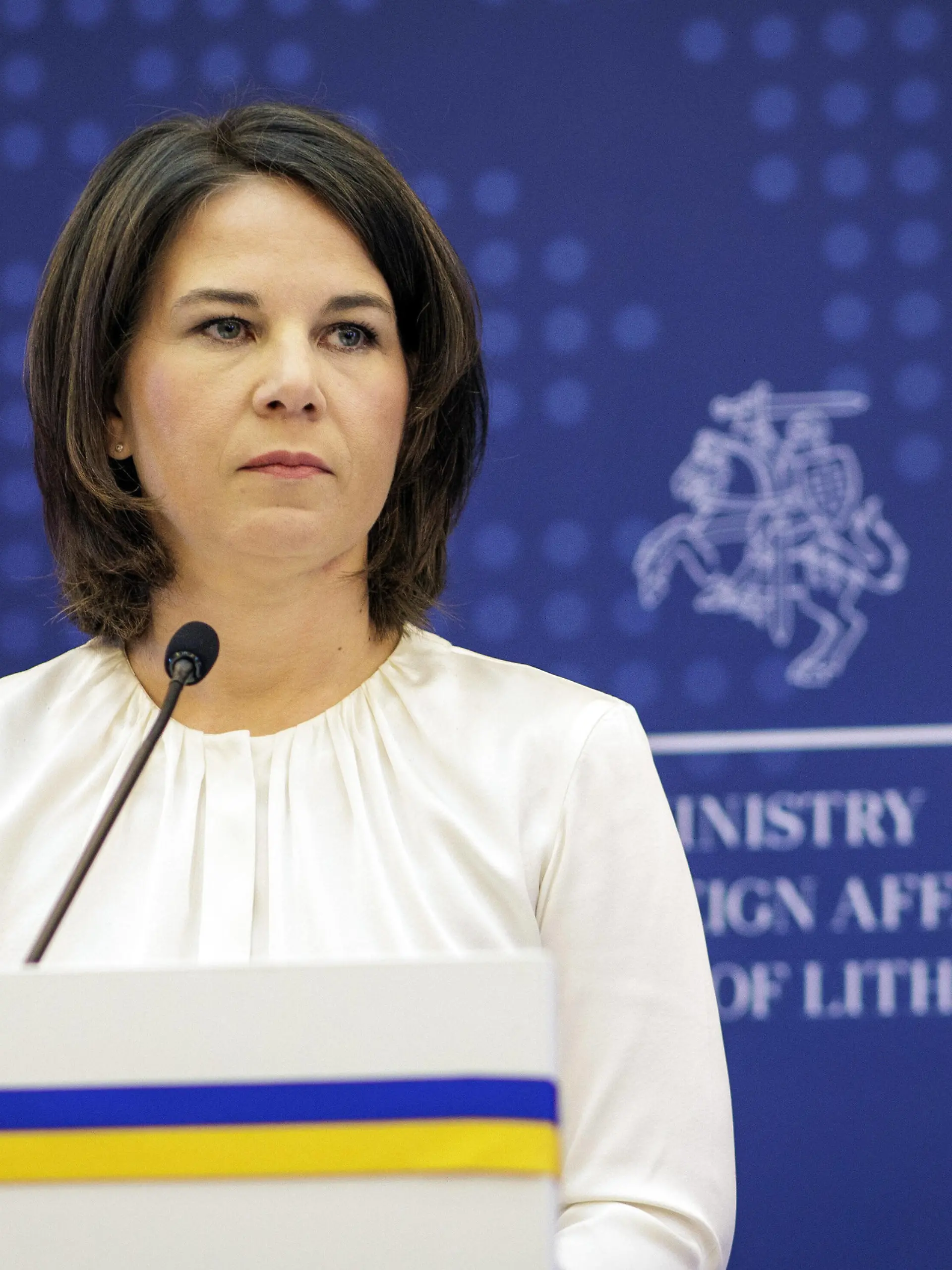  Annalena Baerbock Buendnis 90/Die Gruenen, Bundesaussenministerin, und Gabrielius Landsbergis, Aussenminister der Republik Litauen, hier nicht im Bild geben eine gemeinsame Pressekonferenz nach dem Gespraech. Vilnius, 22.04.2022. Vilnius Lithuania *** Annalena Baerbock Buendnis 90 Die Gruenen , Federal Minister of Foreign Affairs, and Gabrielius Landsbergis, Minister of Foreign Affairs of the Republic of Lithuania, not pictured here give a joint press conference after the talks Vilnius, 22 04 2022 Vilnius Lithuania Copyright: xJaninexSchmitz/photothek.dex