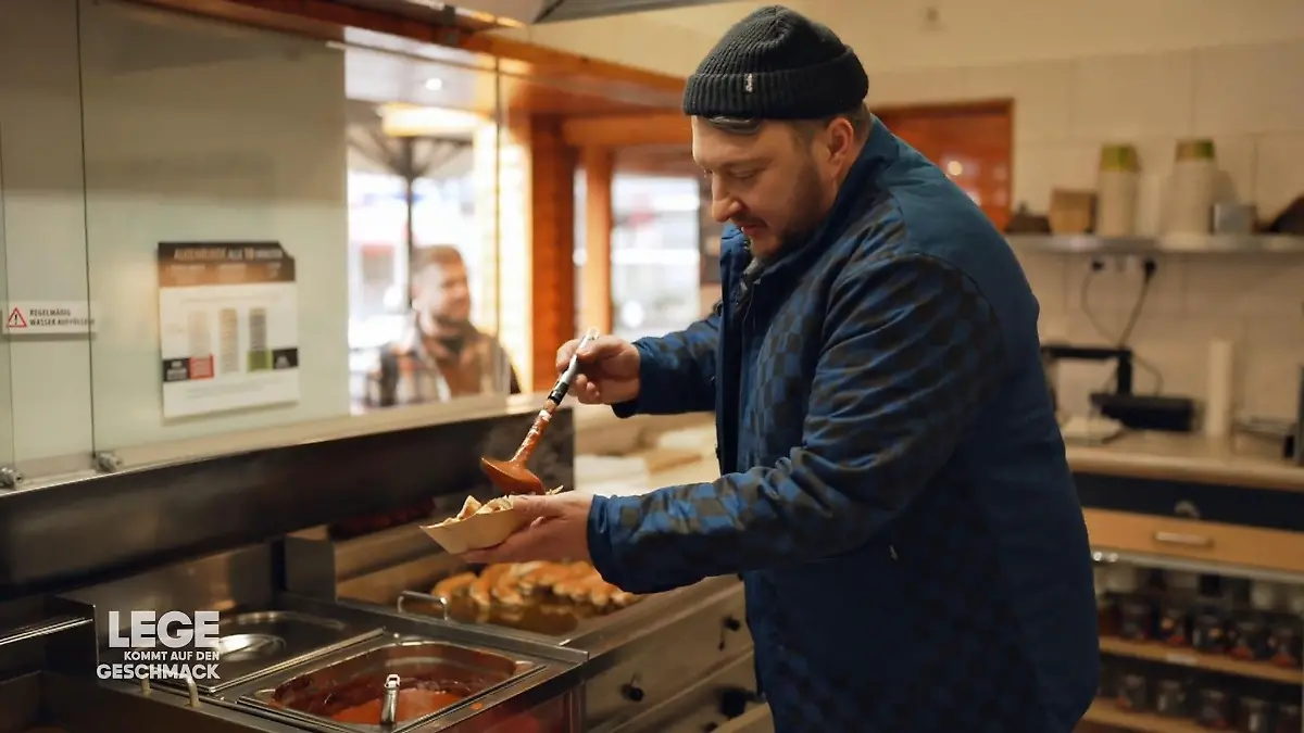 Foodexperte Lege auf der Suche nach dem Geheimnis Die Kathedrale der Currywurst