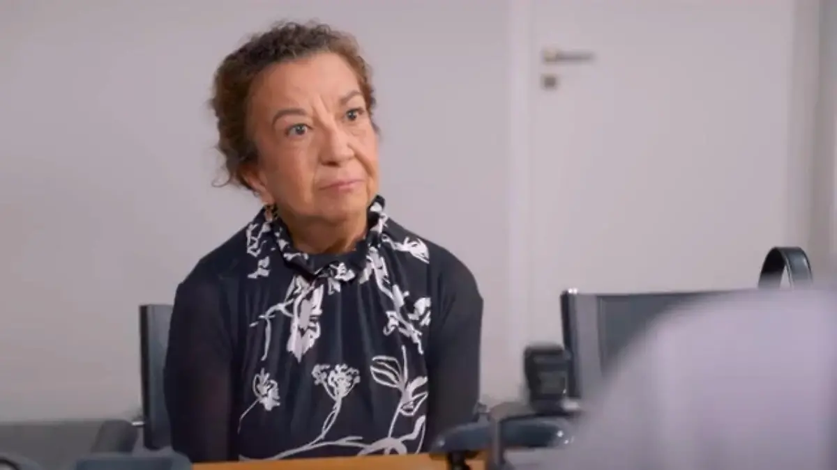 Nuray horcht Sina über ihr mögliches Erbe aus „Unter uns“-Folge vom 02.12.24 auf RTL+