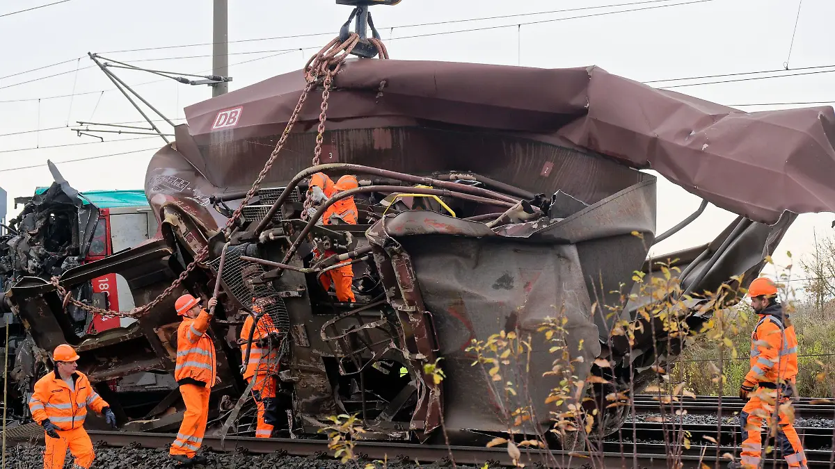 Nach dem Güterzug-Unfall bei Kerpen wird es noch wochenlang Einschränkungen im Bahnverkehr geben. (Archivbild)