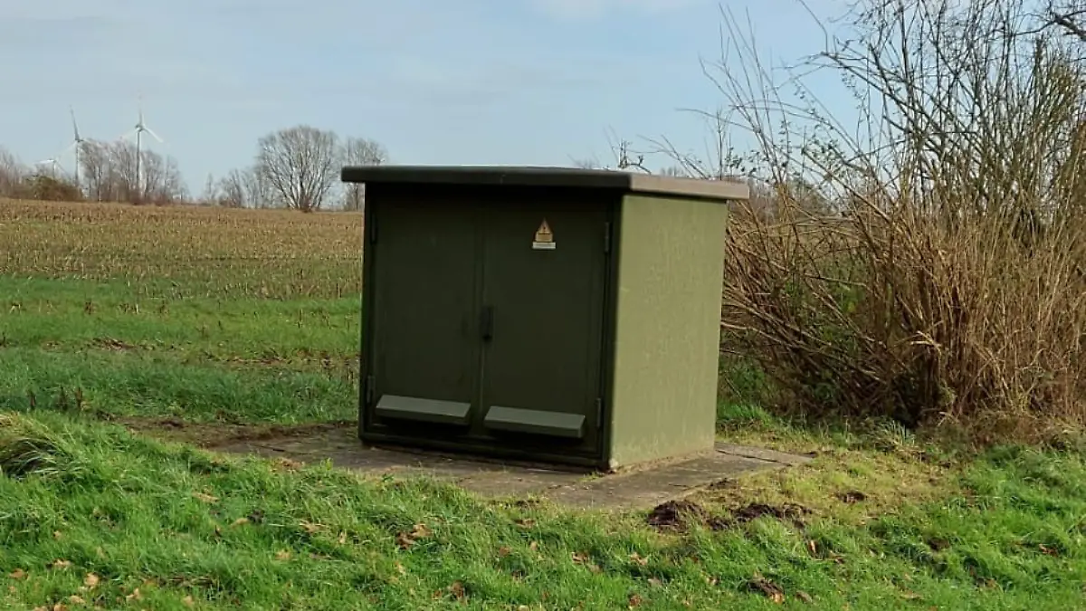 Dieser Stromkasten im kleinen Ort Hymendorf wird zum Internet-Hit.