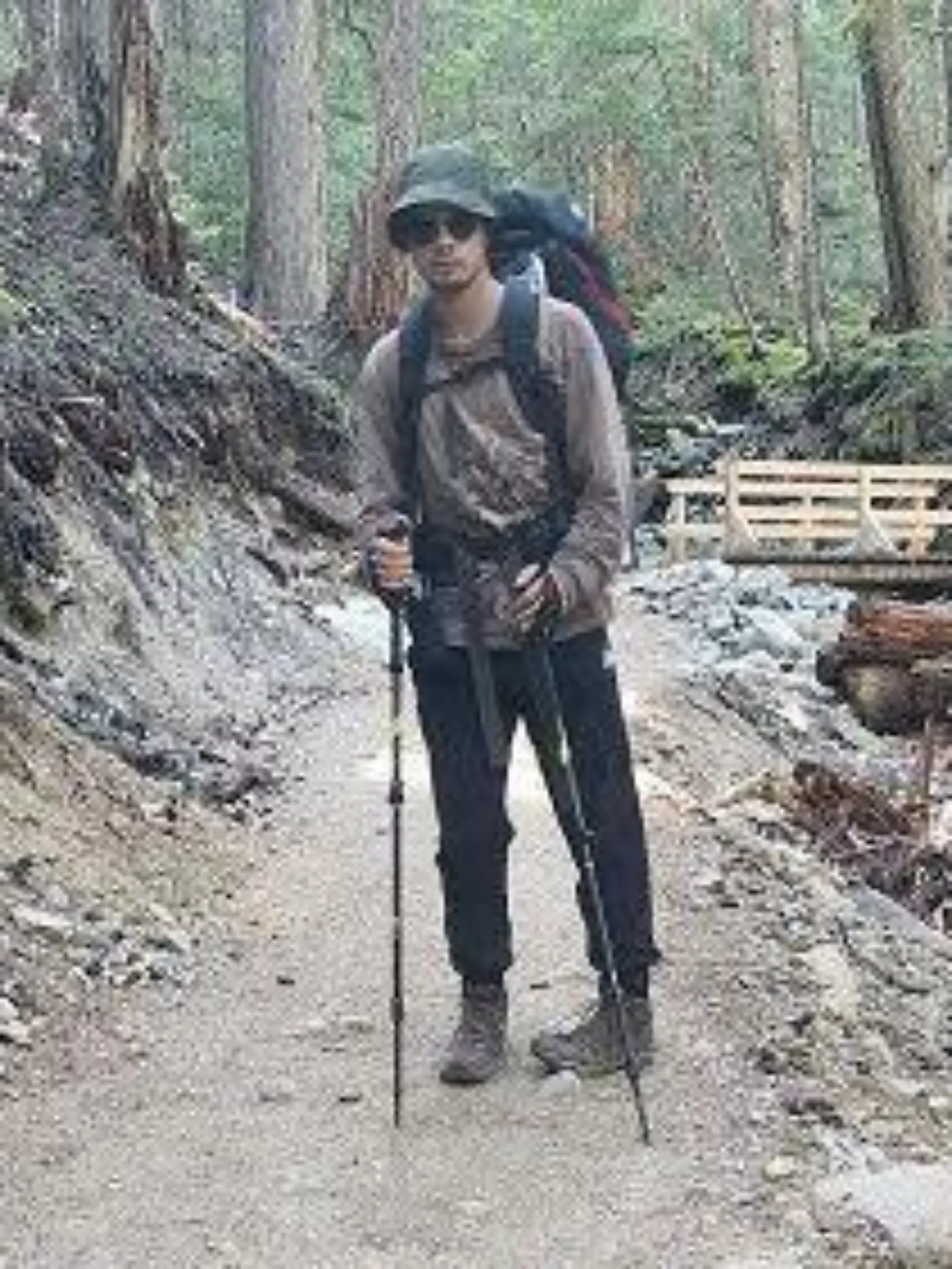 Der 20-jährige Sam Benastick wird seit 50 Tagen vermisst. Zuvor war er für einen Campingausflug im Redfern-Keily Provincial Park in Kanada aufgebrochen. Nun wurde er wie ein Wunder gefunden. 
