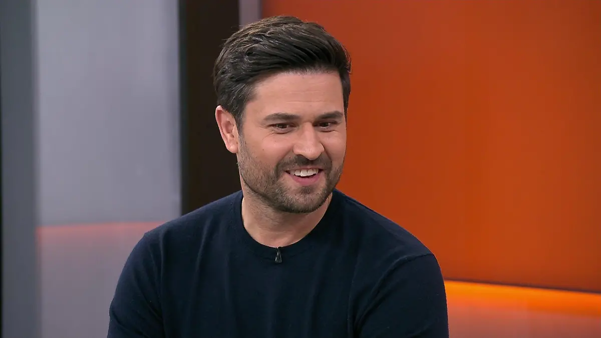 Miloš Vuković erlaubt sich kleinen Scherz auf RTL-Kosten „Unter uns“-Star deckt Zahlenfail auf