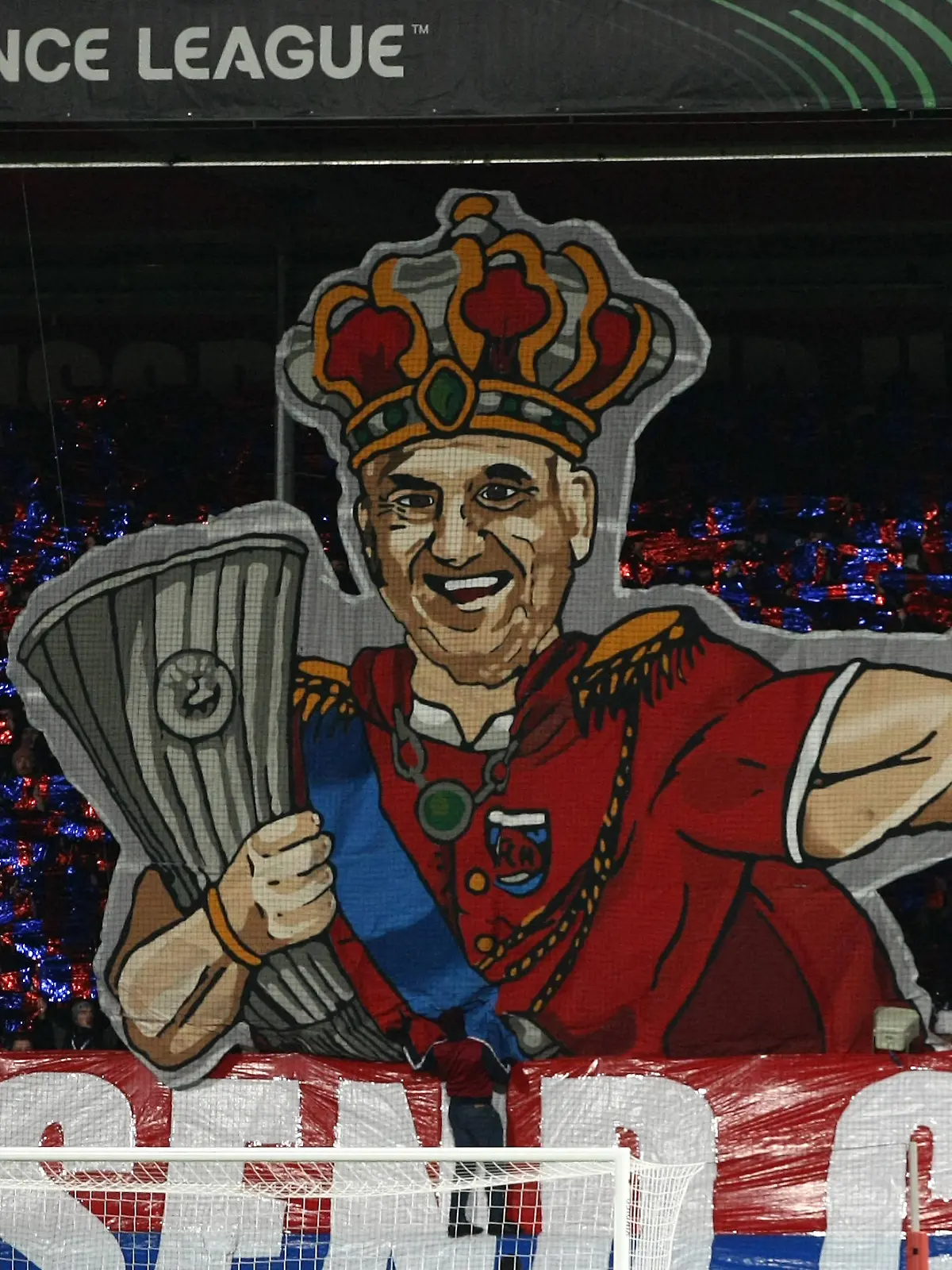 Heidenheim-Fans huldigen Trainer Frank Schmidt.