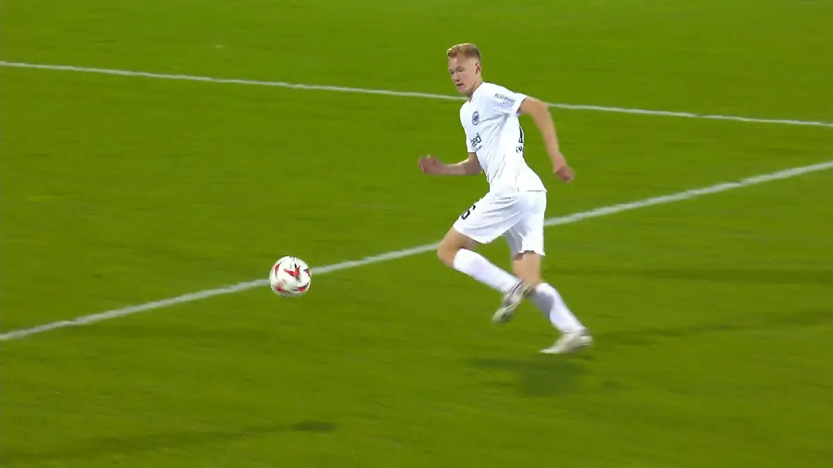 Larsson bringt Eintracht früh in Führung Traumstart für Frankfurt