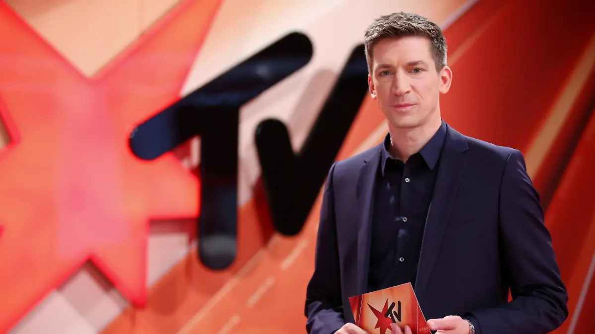 Aktuelle Studiogäste, spannende Hintergründe, bewegende Schicksale, spektakuläre Studioaktionen und fesselnde Reportagen - das alles und noch viel mehr zieht "stern TV"-Moderator Steffen Hallaschka allwöchentlich live aus der Wundertüte des deutschen Fernsehens.
