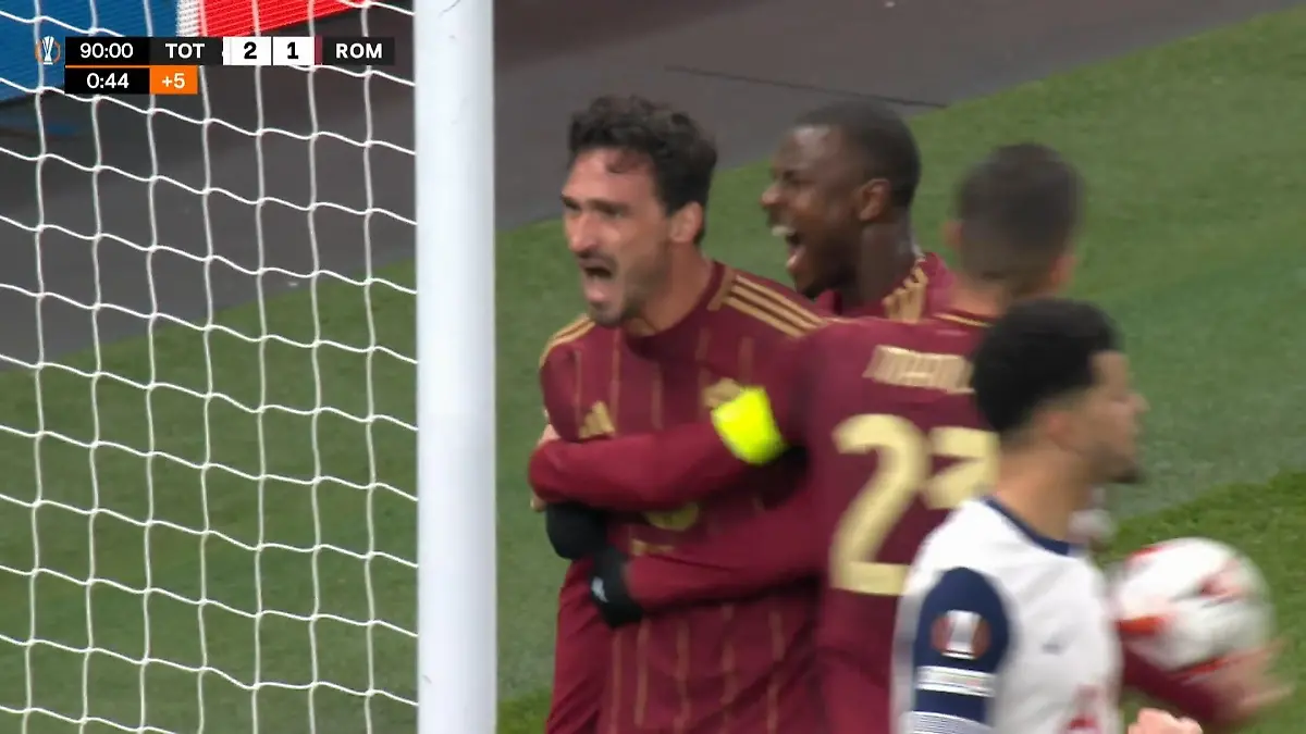 Elfer-Pechvogel Hummels trifft in der Nachspielzeit Last-Minute-Ausgleich