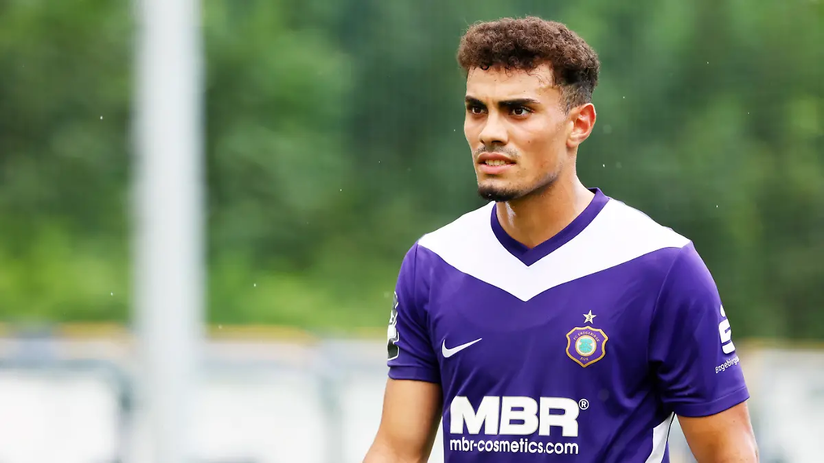 Ali Loune, marokkanisch-deutscher Fußballspieler, im Trikot des Klubs Erzgebirge Aue 