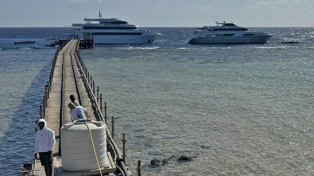 Die Sea Story vor ihrem Untergang im Hafen von Marsa Alam