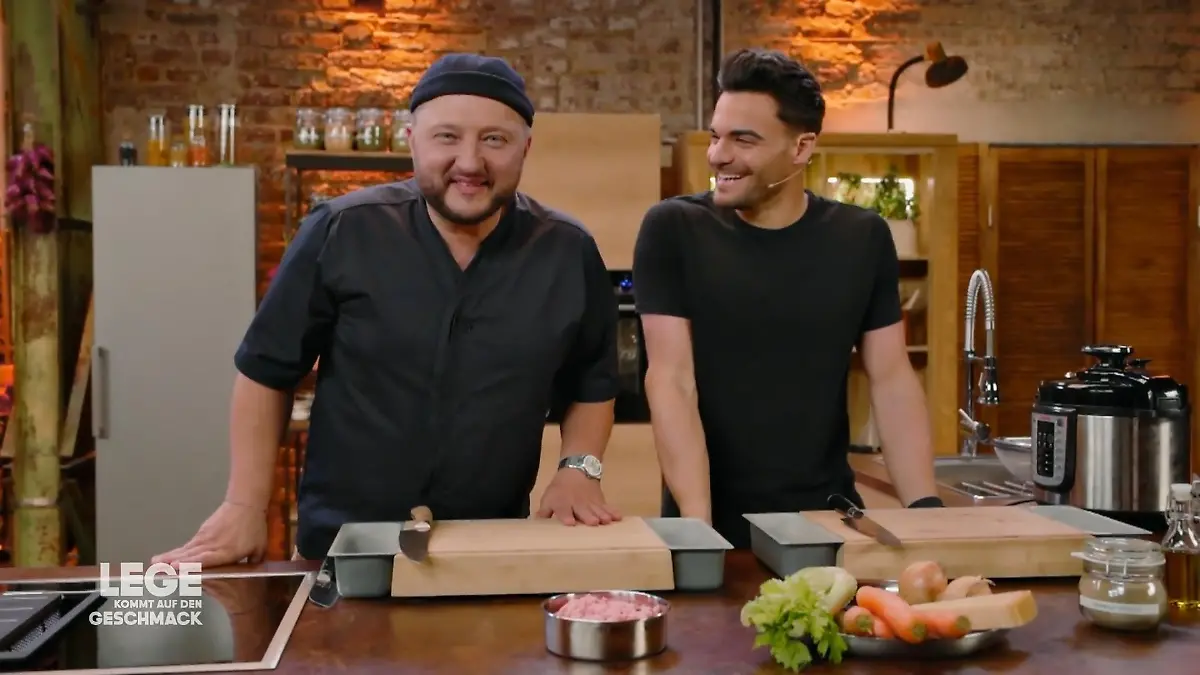 Stefano Zarrella und Lege kochen zusammen Weiße Bolognese