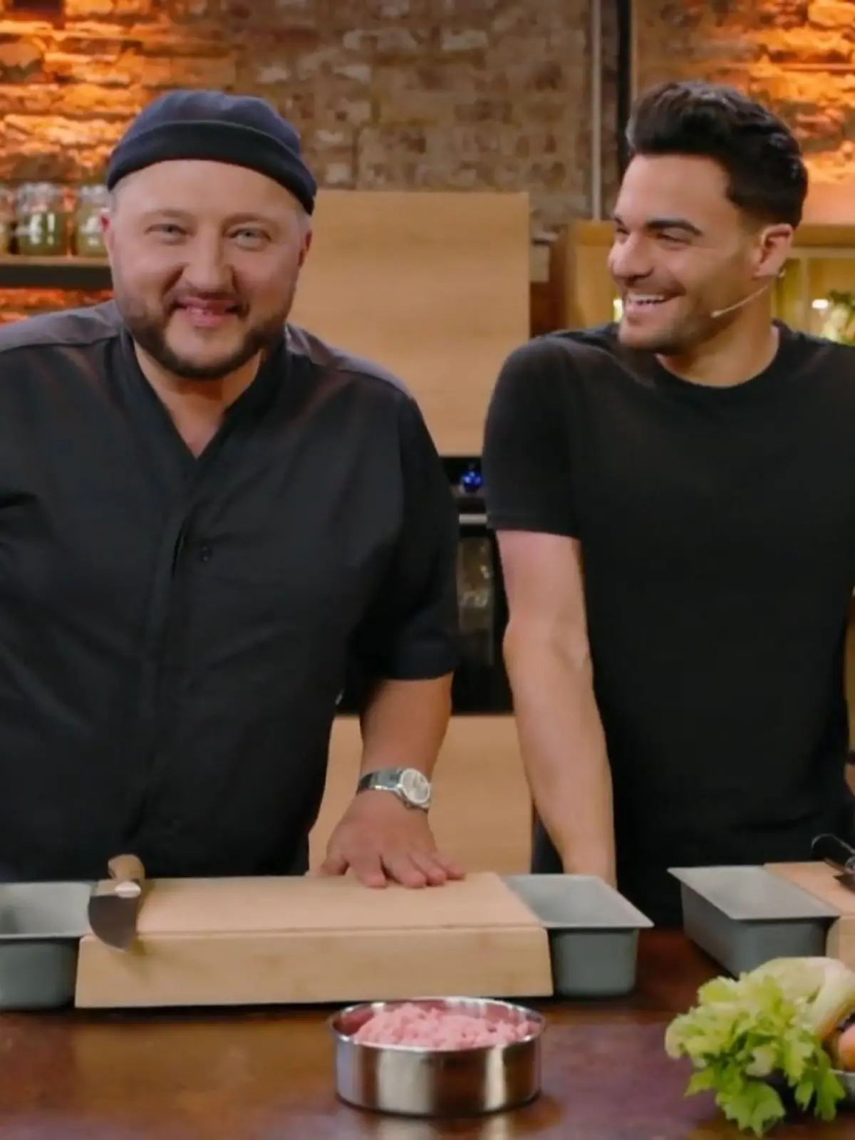 Bild zu: "Stefano Zarrella und Lege kochen zusammen"