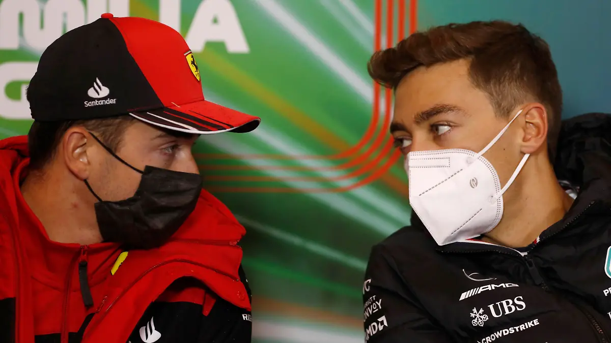 #16 Charles Leclerc (MCO, Scuderia Ferrari), #63 George Russell (GBR, Mercedes-AMG Petronas F1 Team), F1 Grand Prix of Emilia Romagna at Autodromo Enzo e Dino Ferrari on April 22, 2022 in Imola, Italy. (Photo by Carl Bingham/LAT/Motorsport Images/DPPI via HOCH ZWEI)
