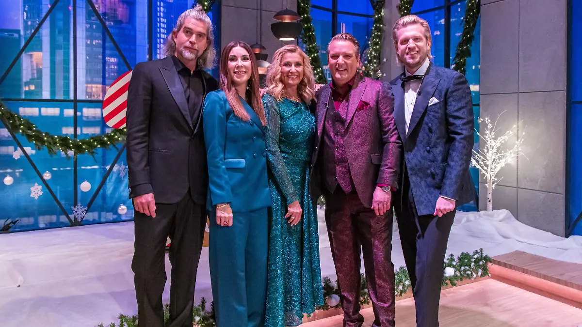 Die „Löwen” (v.l.) Nils Glagau, Judith Williams, Dagmar Wöhrl, Ralf Dümmel und Tillman Schulz.
+++ Die Verwendung des sendungsbezogenen Materials ist nur mit dem Hinweis und Verlinkung auf RTL+ gestattet. +++