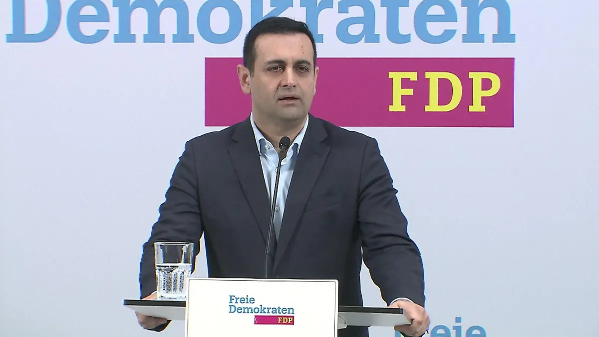 FDP-Generalsekretär verkündet seinen Rücktritt Im RTL-Interview leugnet er D-Day-Formulierung
