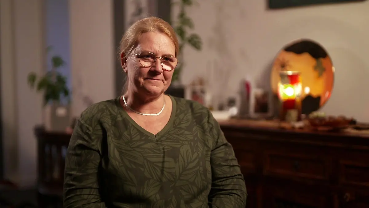 „Er packte mich, schmiss mich gegen das Regal”