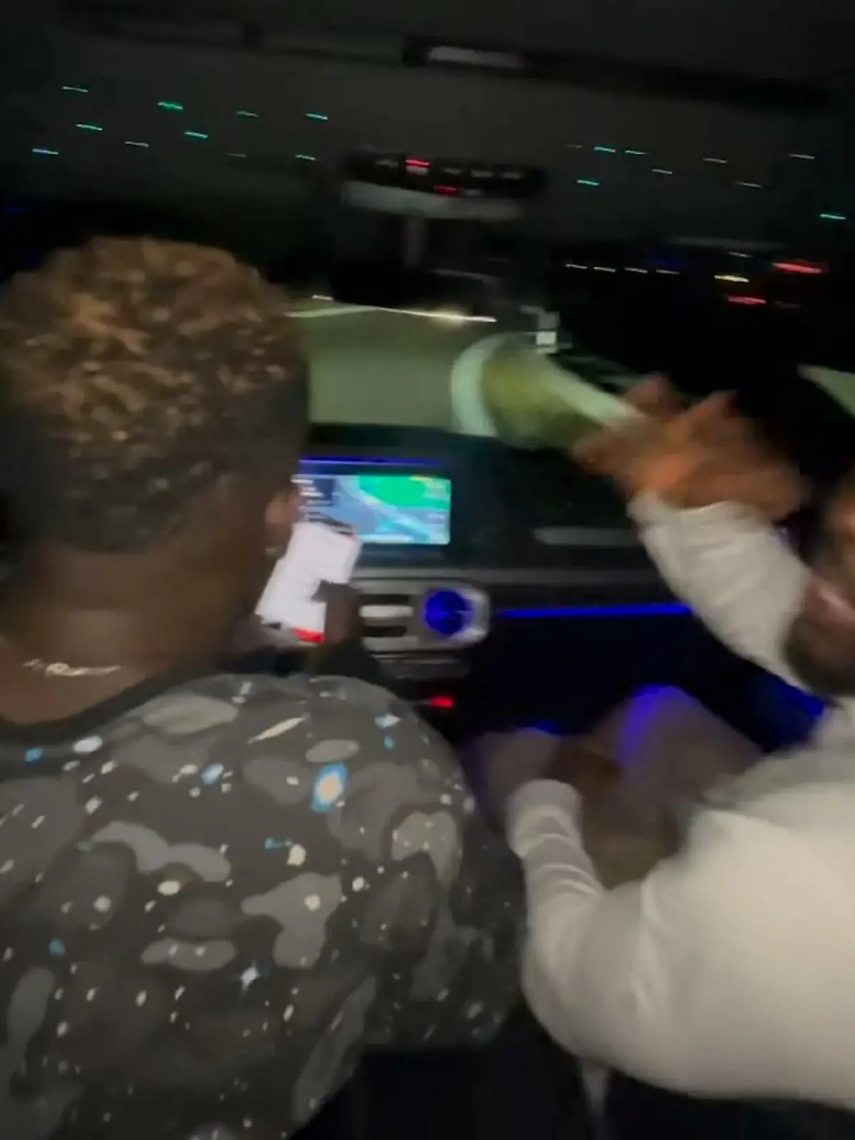 Ein Instagram-Video soll die gefährliche Fahrt seines Star-Angreifers Victor Boniface dokumentieren. 