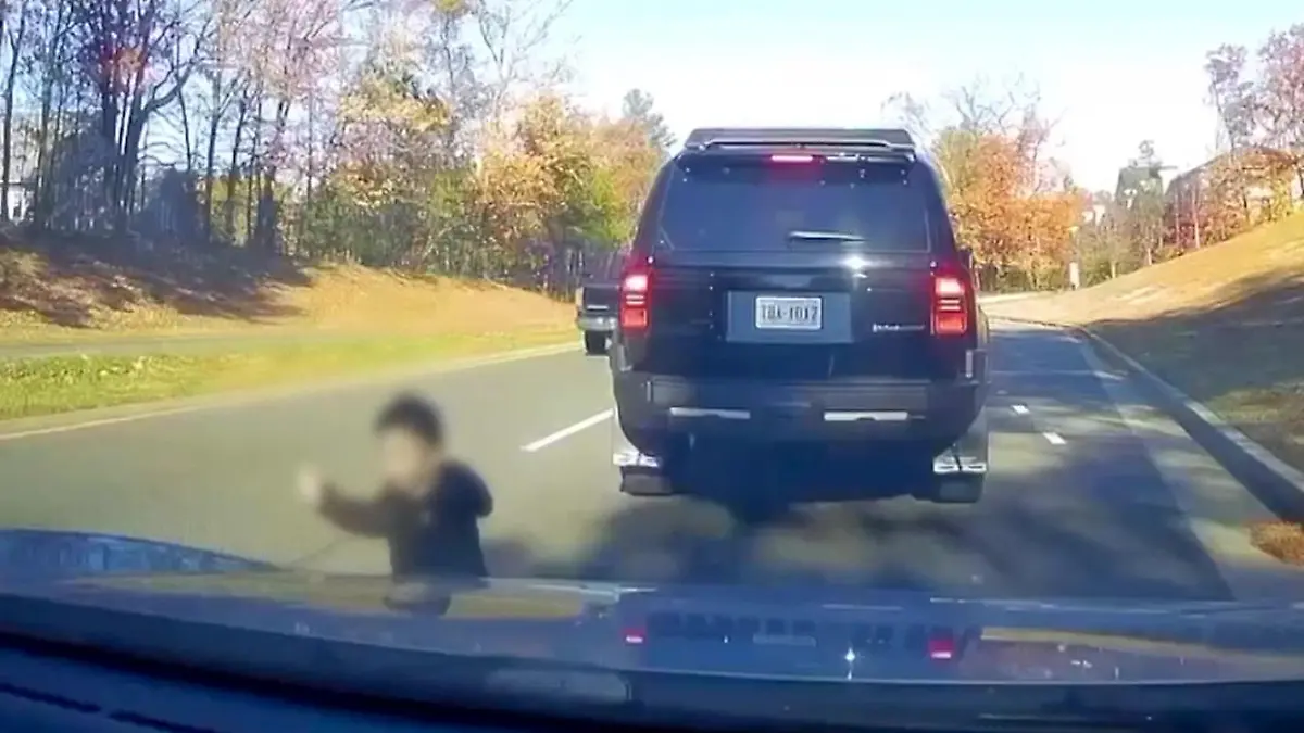 Junge ist aus Kindertagesstätte geflohen! Kleinkind rennt auf Autobahn und tritt nach Horrorszenario auf die Bremse