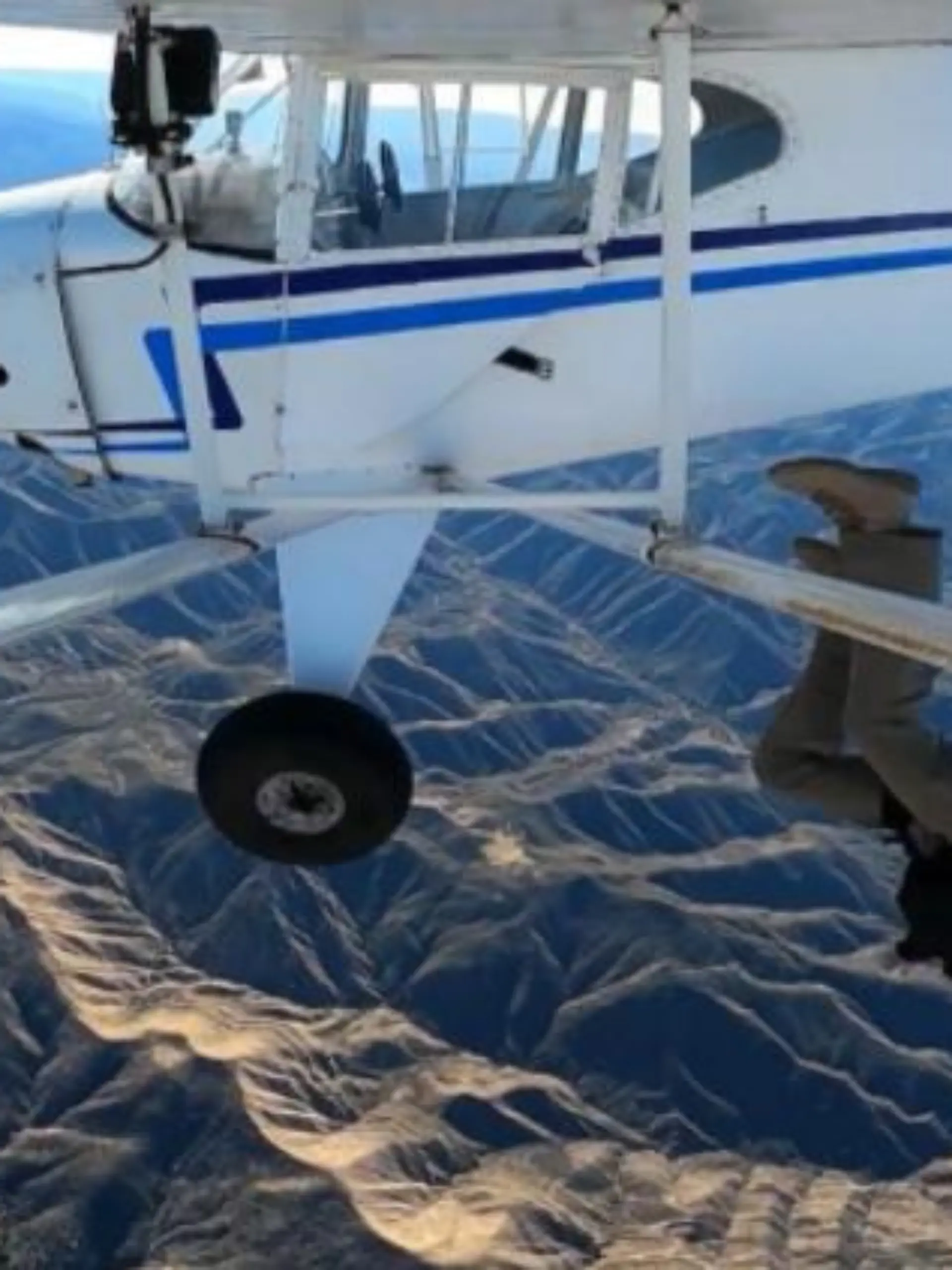 Olympia-Snowboarder  und YouTuber Trevor Jacob wird vorgeworfen, einen Flugzeugabsturz für Klicks inszeniert zu haben.