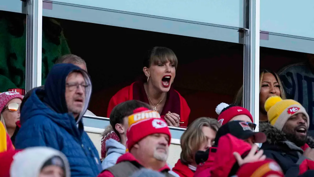 Ist oft im Stadion und feiert ihren Freund an: Superstar Taylor Swift. Das passt einigen „Dads, Brads und Chads” jedoch nicht.