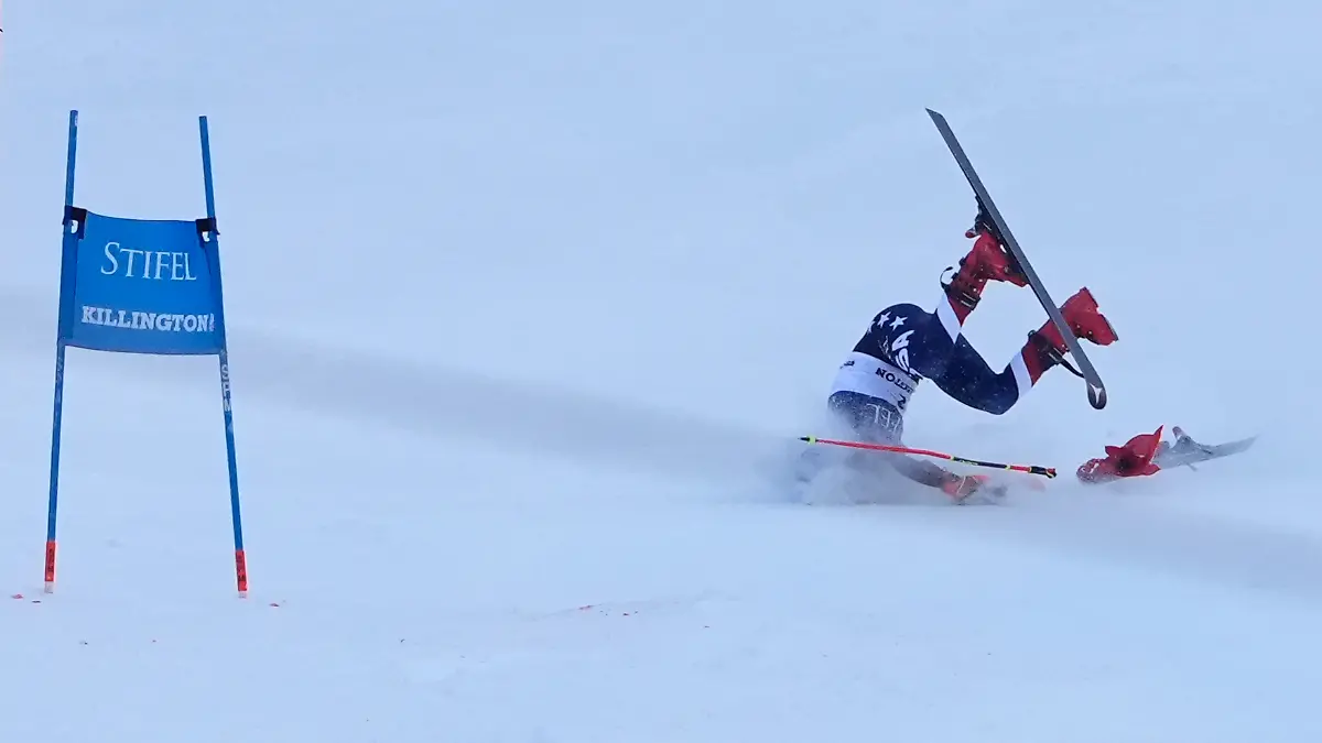 Mikaela Shiffrin stürzt im zweiten Durchgang schwer.