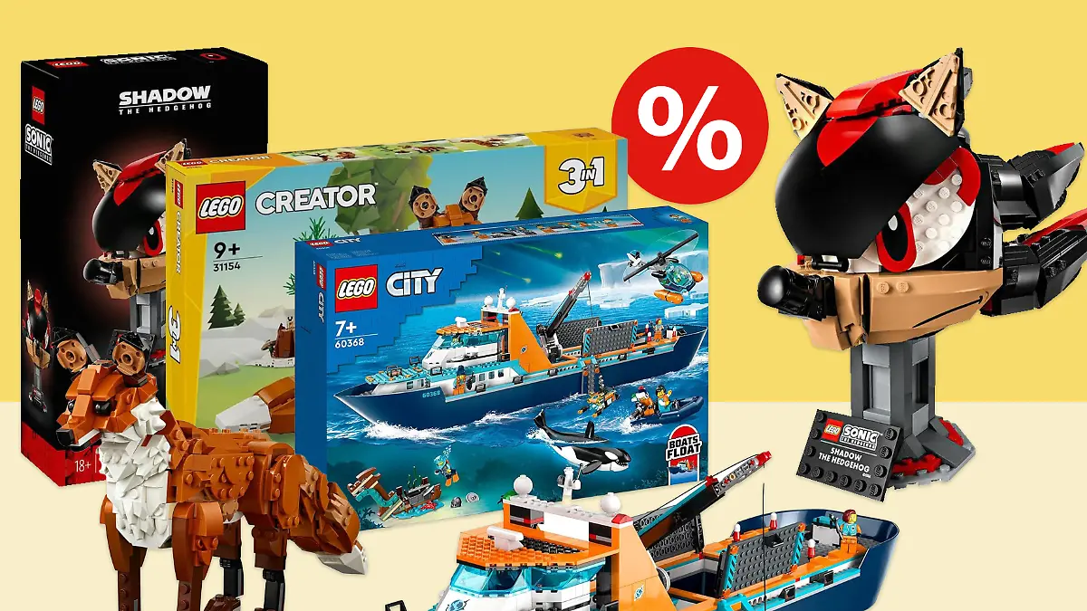 Lego-Sets vor einem gelben Hintergrund.