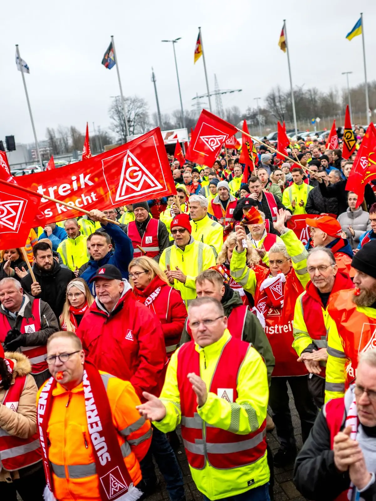Bild zu: "So viel verdient ein VW-Mitarbeiter"