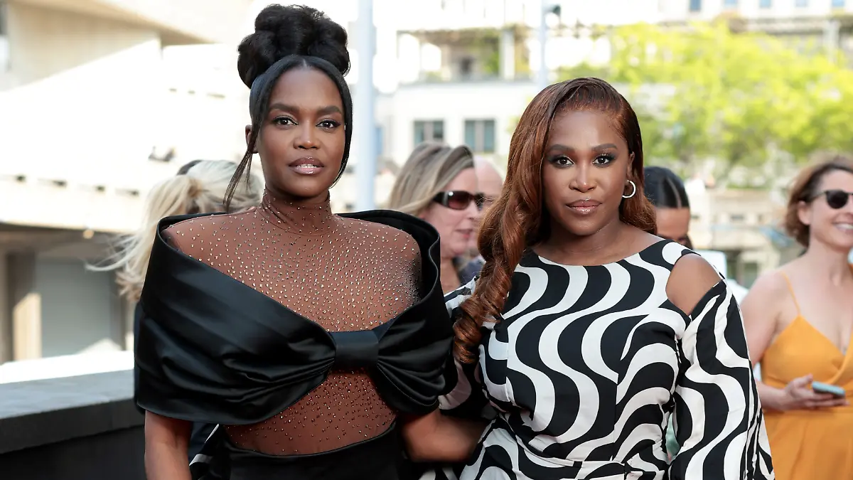
Motsi und Oti Mabuse auf dem roten Teppich der BAFTA TV Awards 2024.