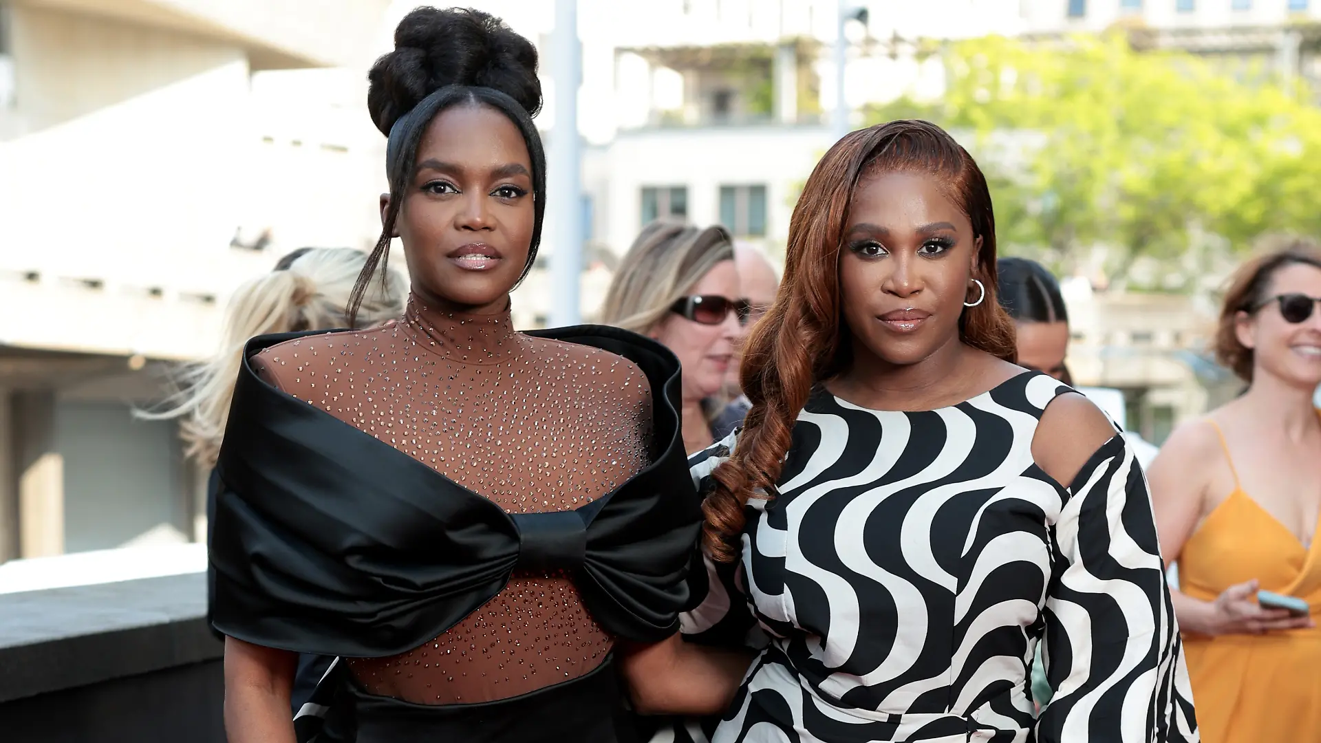 Motsi und Oti Mabuse auf dem roten Teppich der BAFTA TV Awards 2024.