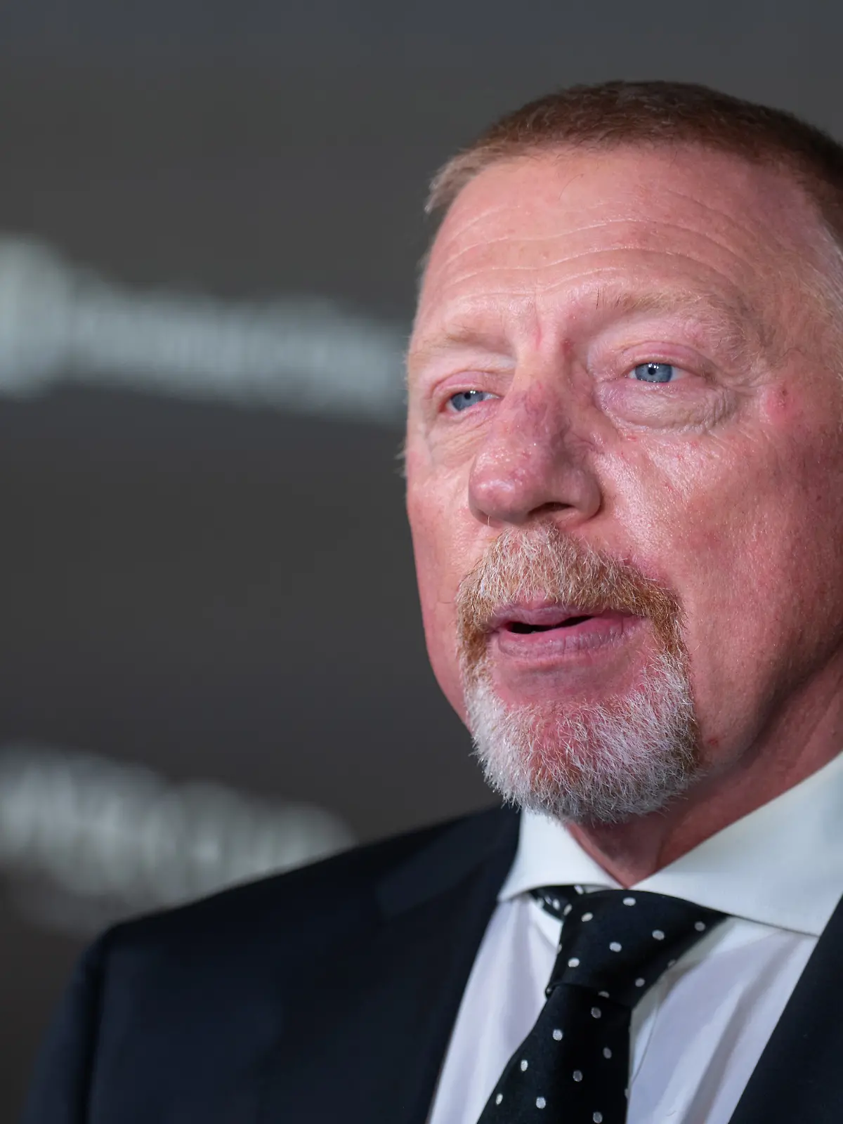 Boris Becker teilte bei Instagram einige Bilder von der Beerdigung seiner Mutter Elvira. 