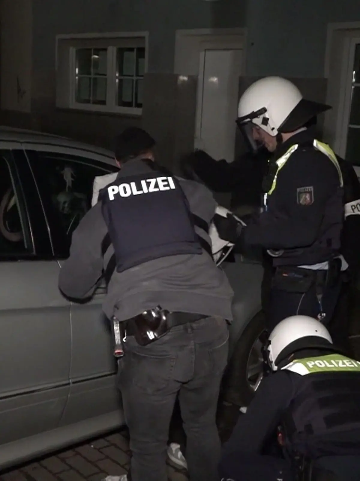 Bild zu: "NRW-Innenminister will durchgreifen"