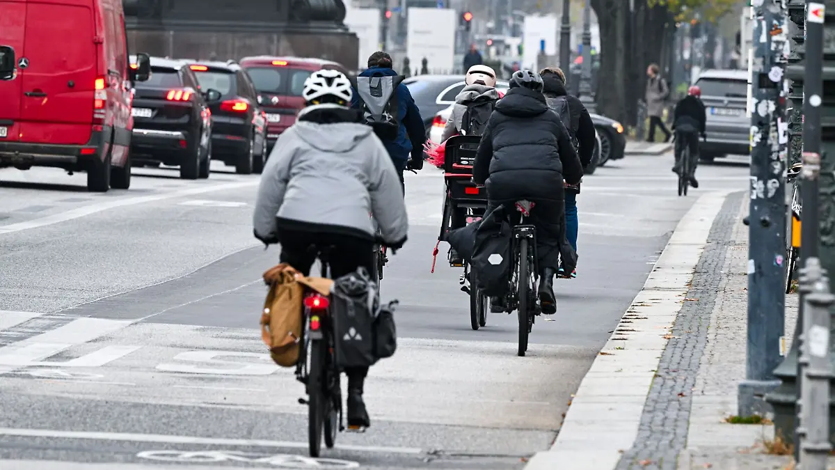 Das Land will ein Leasingangebot für normale Räder und E-Bikes einführen. (Symbolbild)